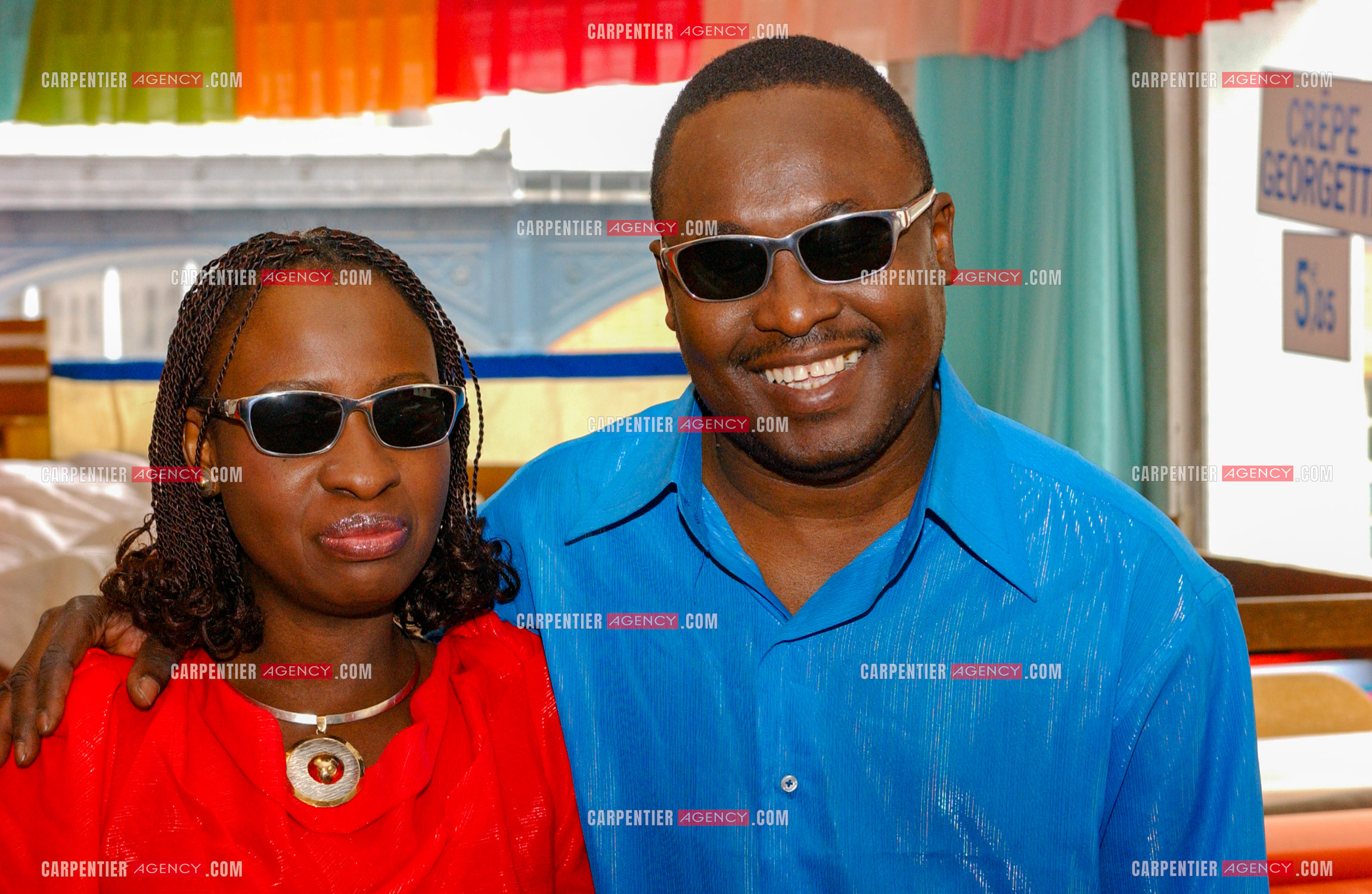 Le couple chanteurs maliens aveugles Amadou Bagayoko et sa femme Mariam Doumbia lors d'un reportage photos à Paris.  ( Exclusif )