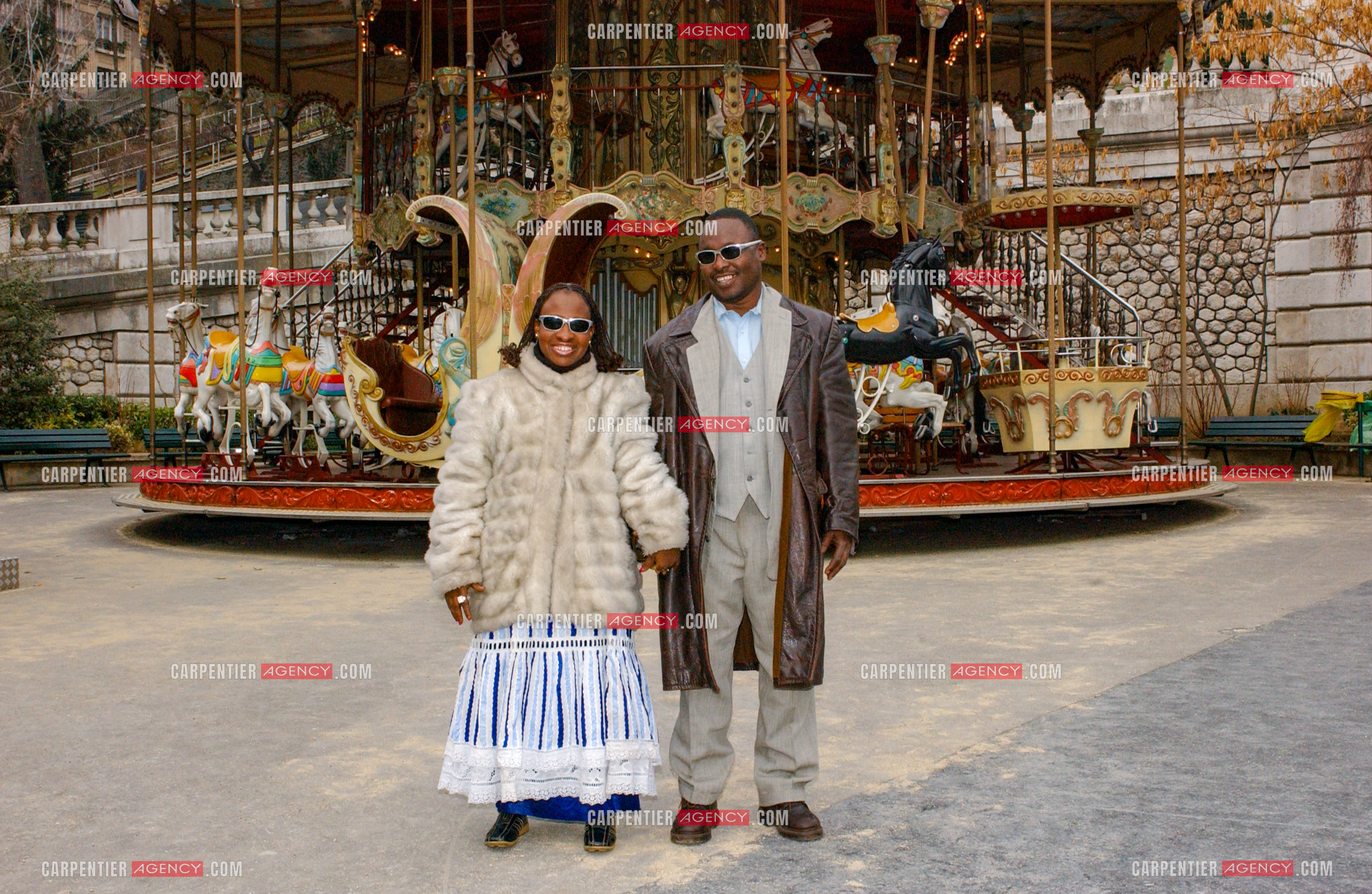 Le couple chanteurs maliens aveugles Amadou Bagayoko et sa femme Mariam Doumbia lors d'un reportage photos à Paris.  ( Exclusif )