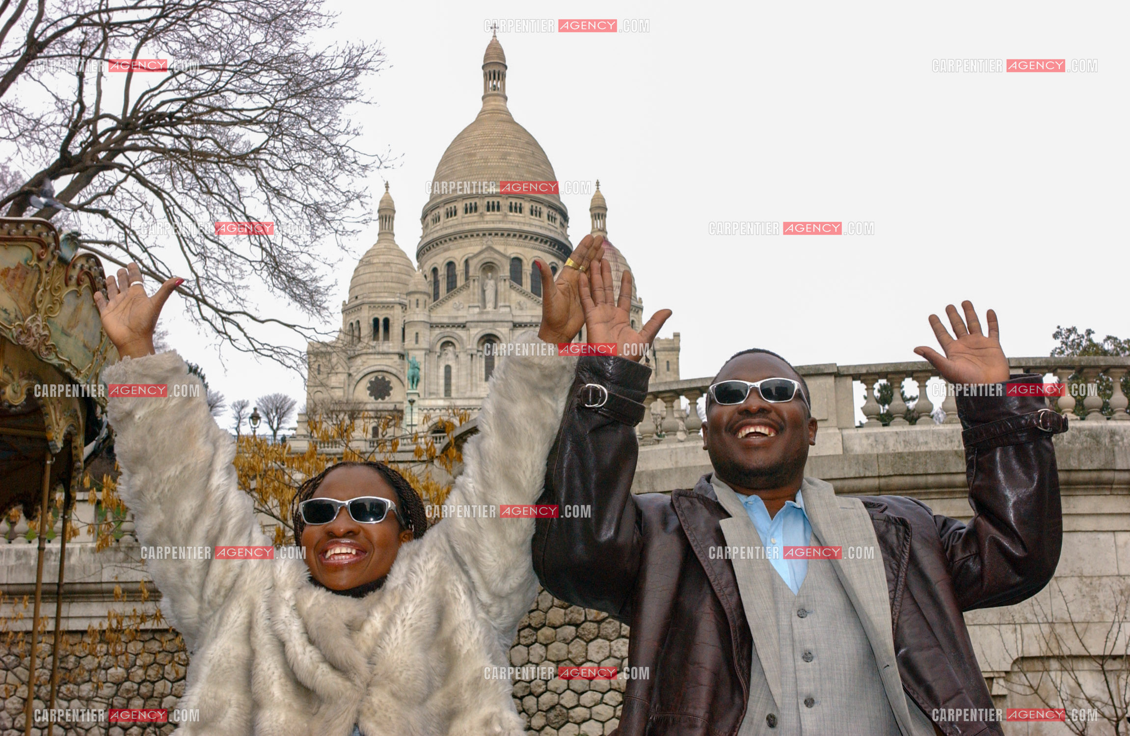 Le couple chanteurs maliens aveugles Amadou Bagayoko et sa femme Mariam Doumbia lors d'un reportage photos à Paris.  ( Exclusif )