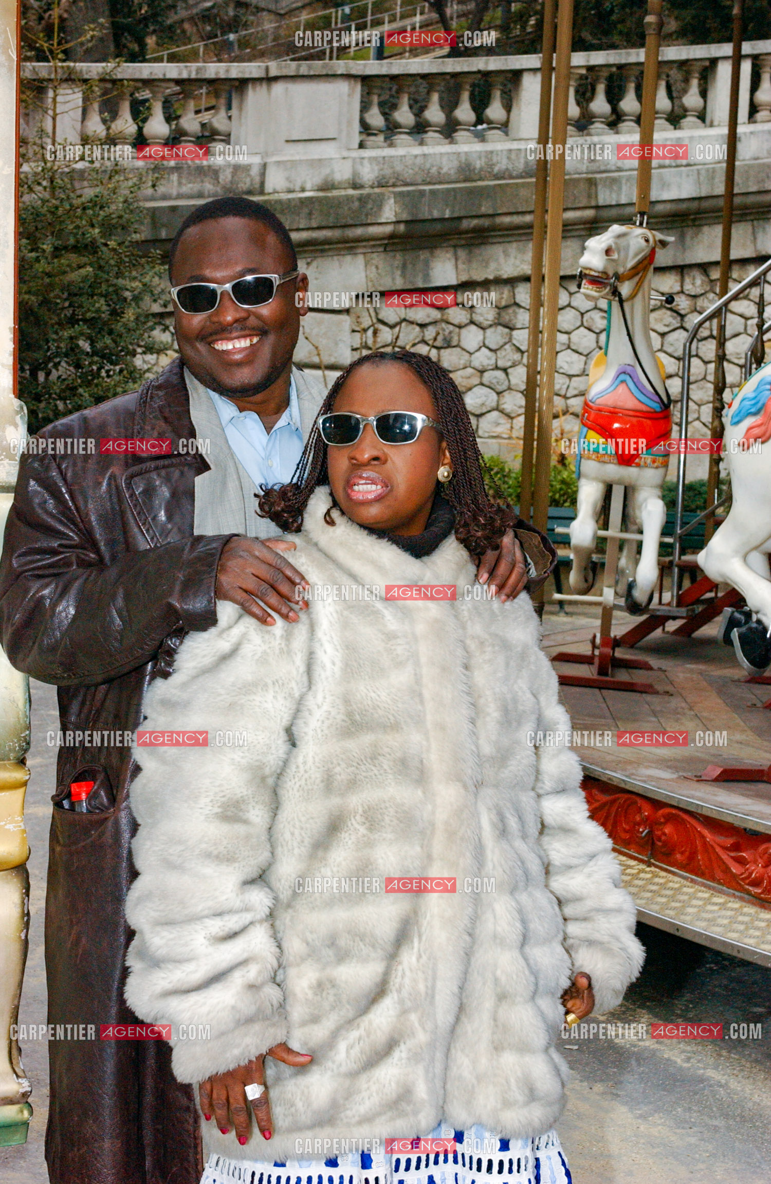 Le couple chanteurs maliens aveugles Amadou Bagayoko et sa femme Mariam Doumbia lors d'un reportage photos à Paris.  ( Exclusif )