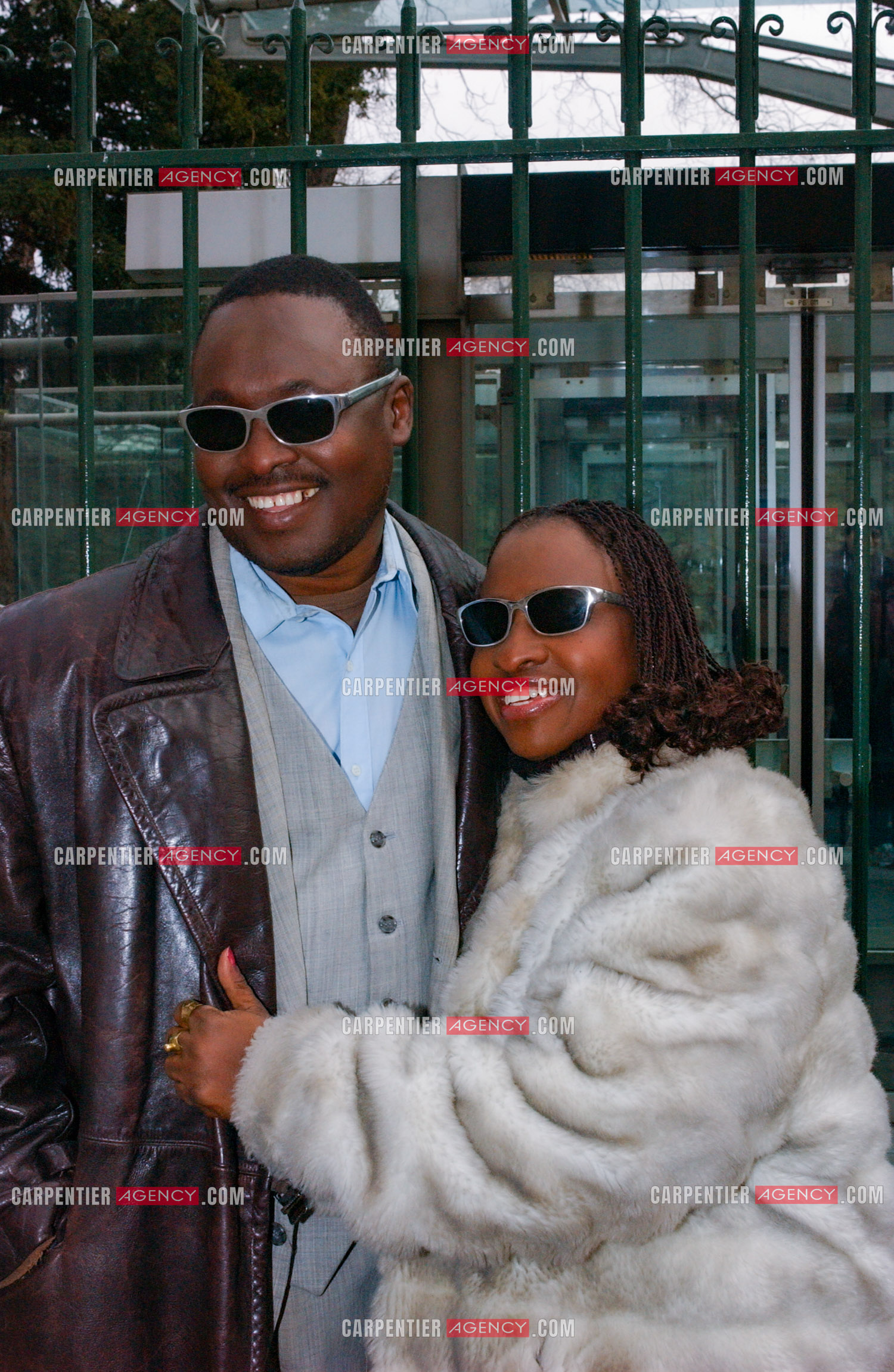 Le couple chanteurs maliens aveugles Amadou Bagayoko et sa femme Mariam Doumbia lors d'un reportage photos à Paris.  ( Exclusif )