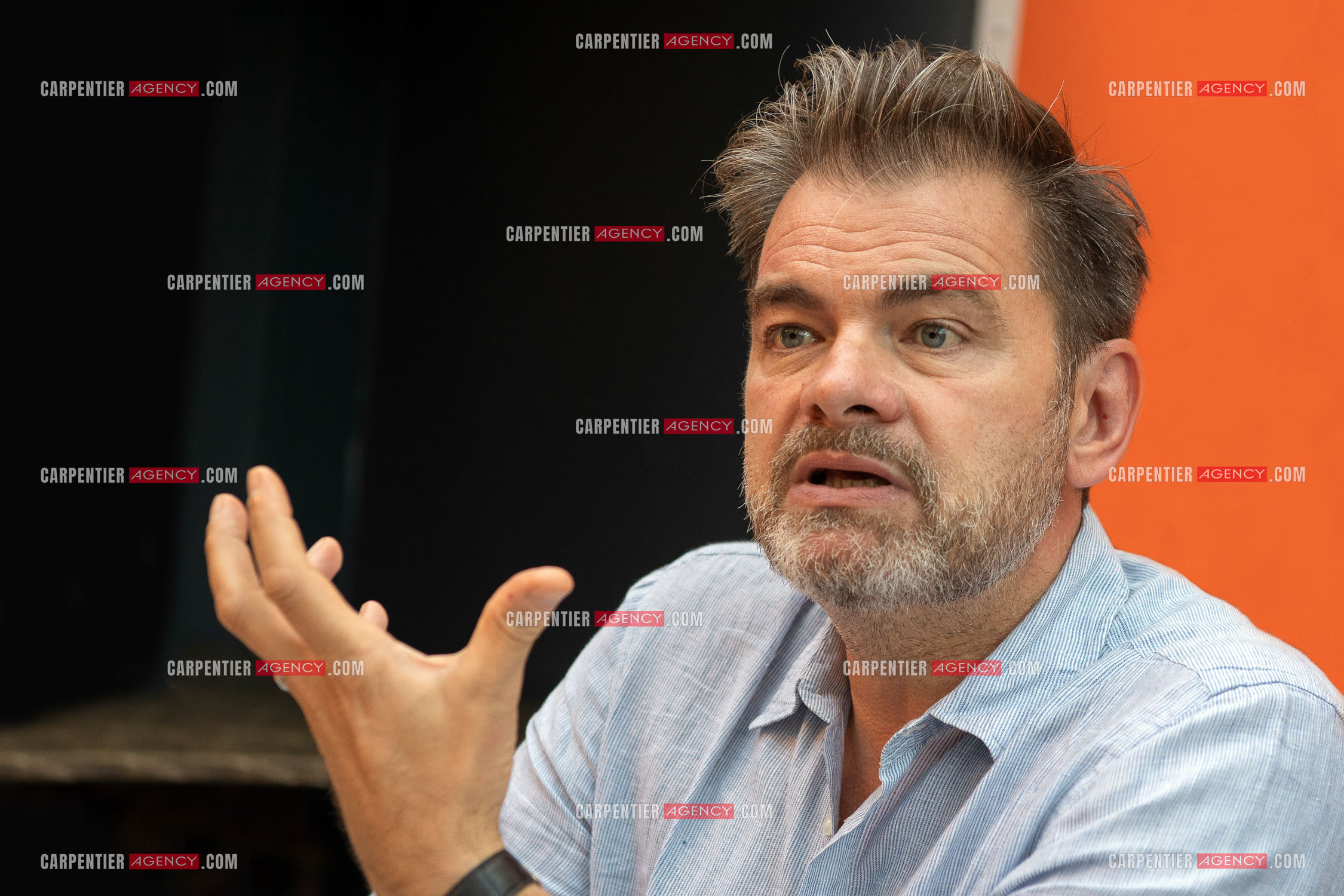 L'acteur Clovis Cornillac venu présenter son film “ Si on chantait “ au cinéma “ SIX N'ÉTOILES “ de Six Fours Les Plages.       ( Exclusif )