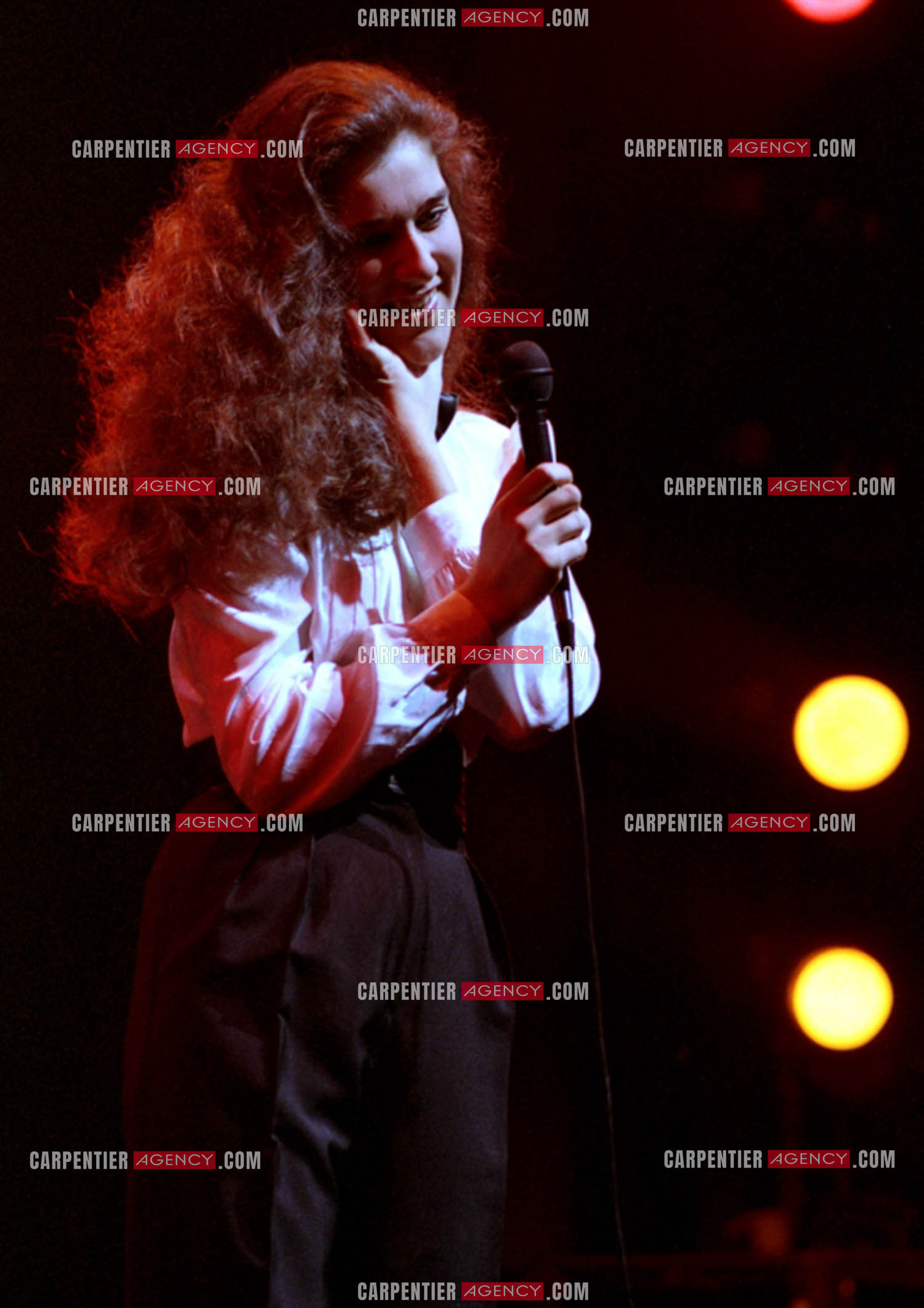 La chanteuse Céline Dion en première partie du spectacle de Patrick Sébastien à l'Olympia en 1984.    ( Exclusif )