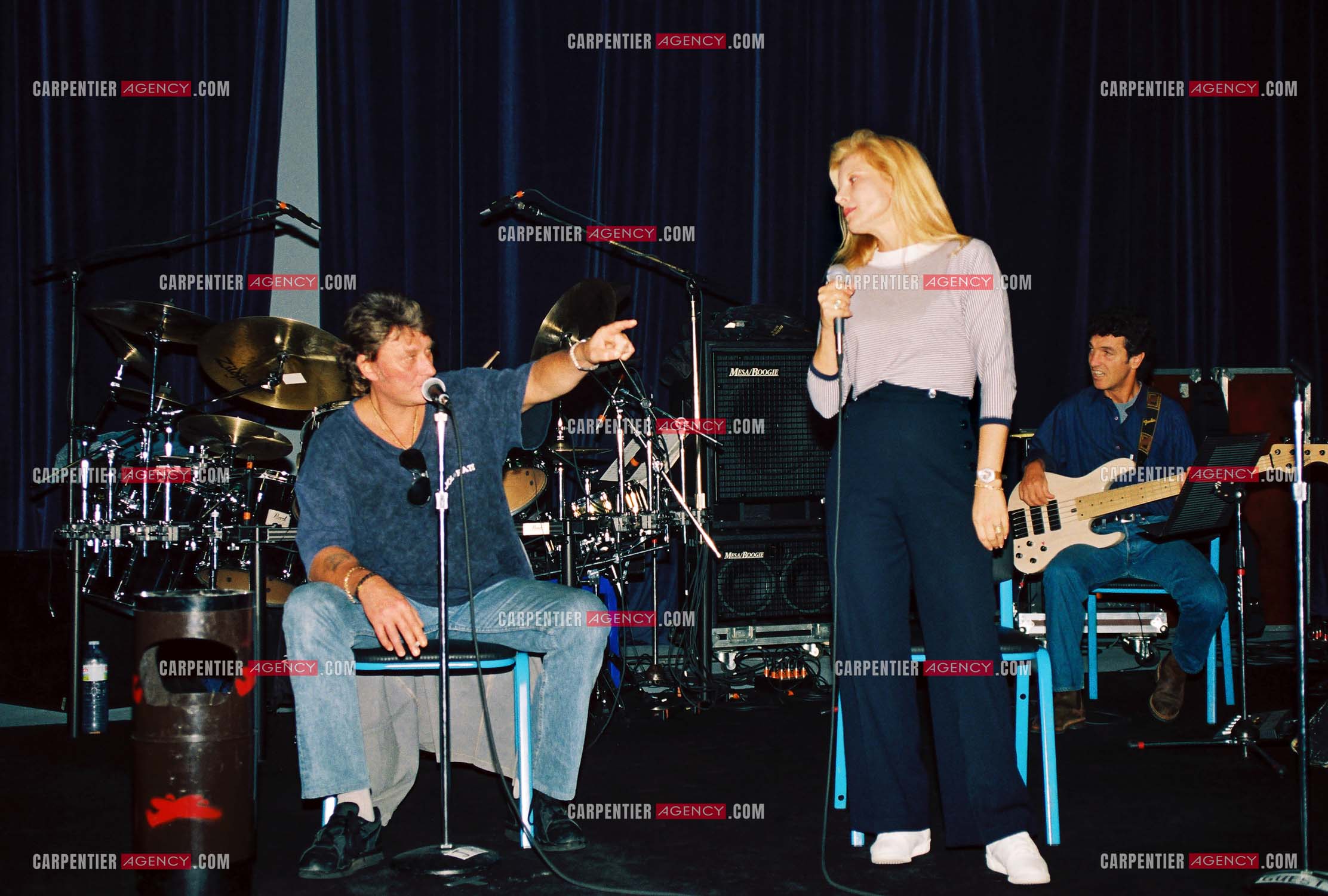 Le chanteur Johnny Hallyday au studio Long Courrier avec son ex femme Sylvie Vartan pour les répétitions de ses trois concerts qui vont avoir lieux au Parc des Princes de Paris du 18 au 20 juin 1993.    ( Exclusif )
