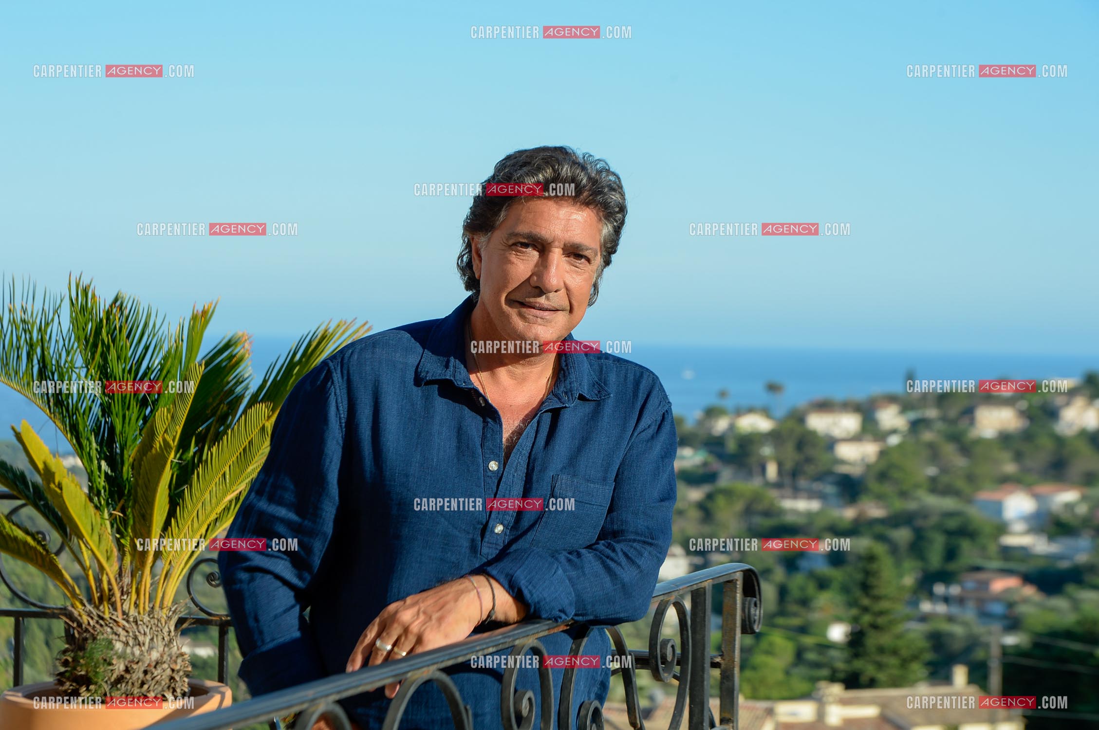 Le chanteur Frédéric François lors de ses vacances dans sa résidence secondaire d'Antibes. ( Exclusif )