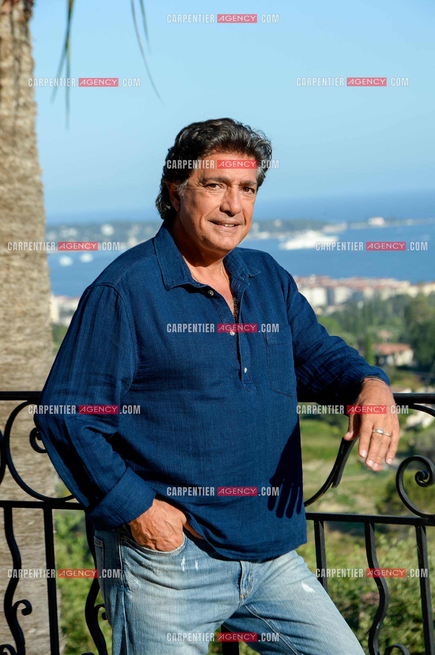 Le chanteur Frédéric François lors de ses vacances dans sa résidence secondaire d'Antibes. ( Exclusif )