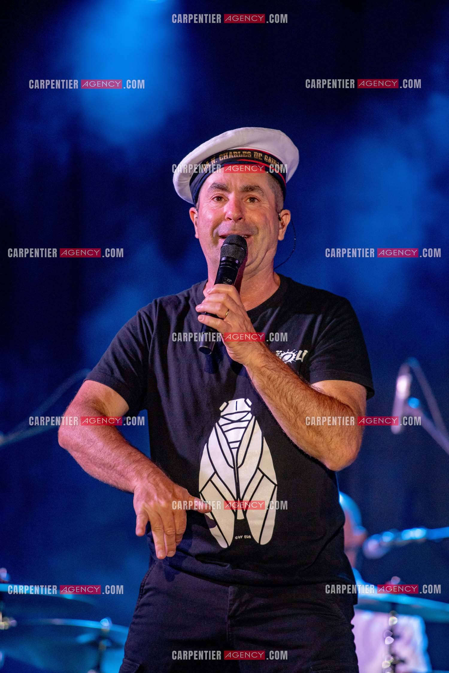 L'humoriste Yves Pujol en concert avec son groupe AIOLI dans le Var. ( Exclusif )