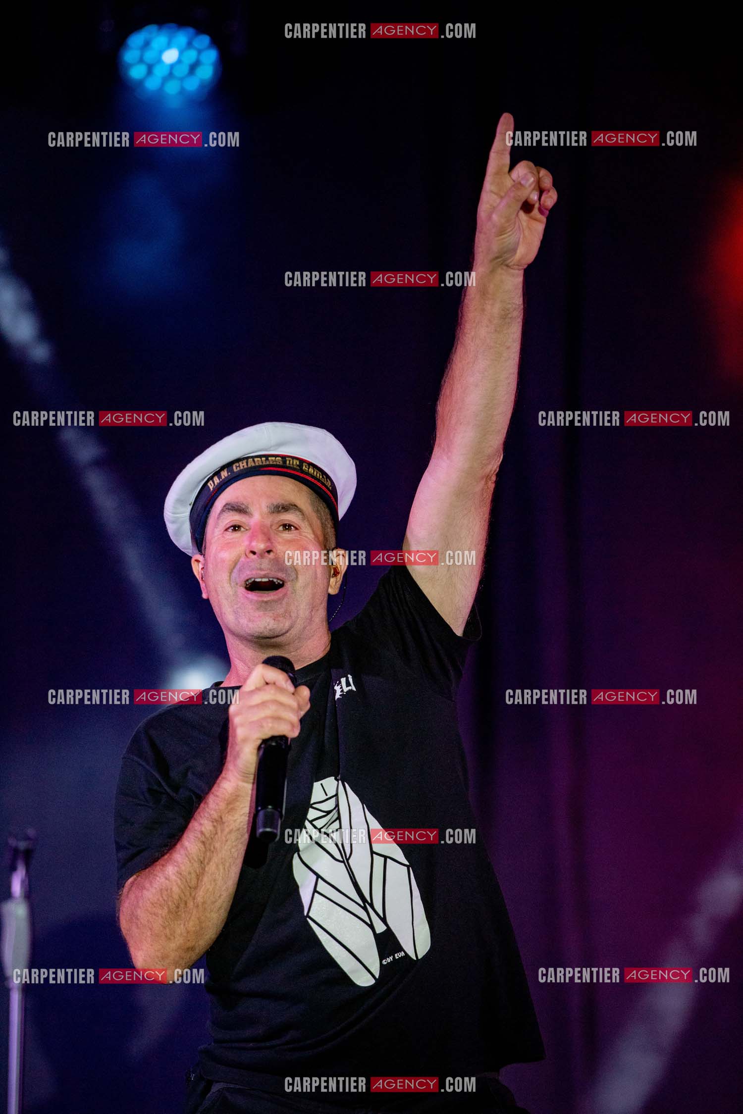 L'humoriste Yves Pujol en concert avec son groupe AIOLI dans le Var. ( Exclusif )