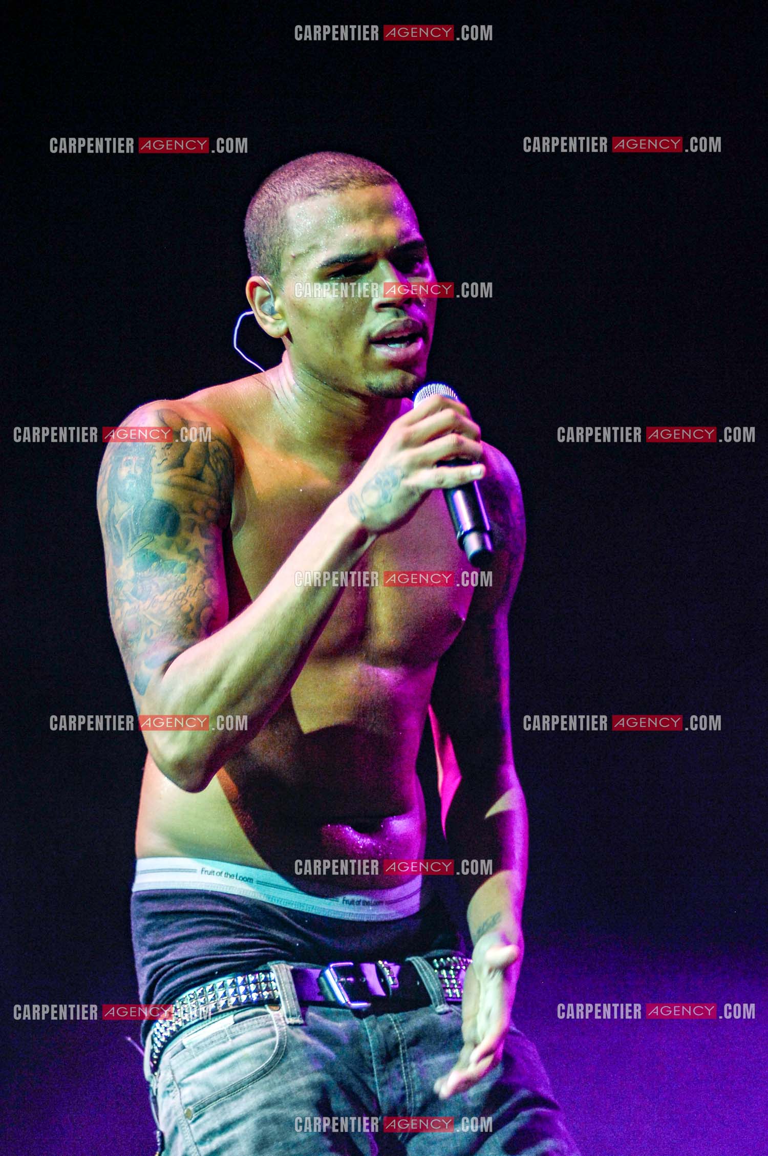 Le rappeur Chris Brown en concert au Zénith de Paris en 2008.  ( Exclusif )