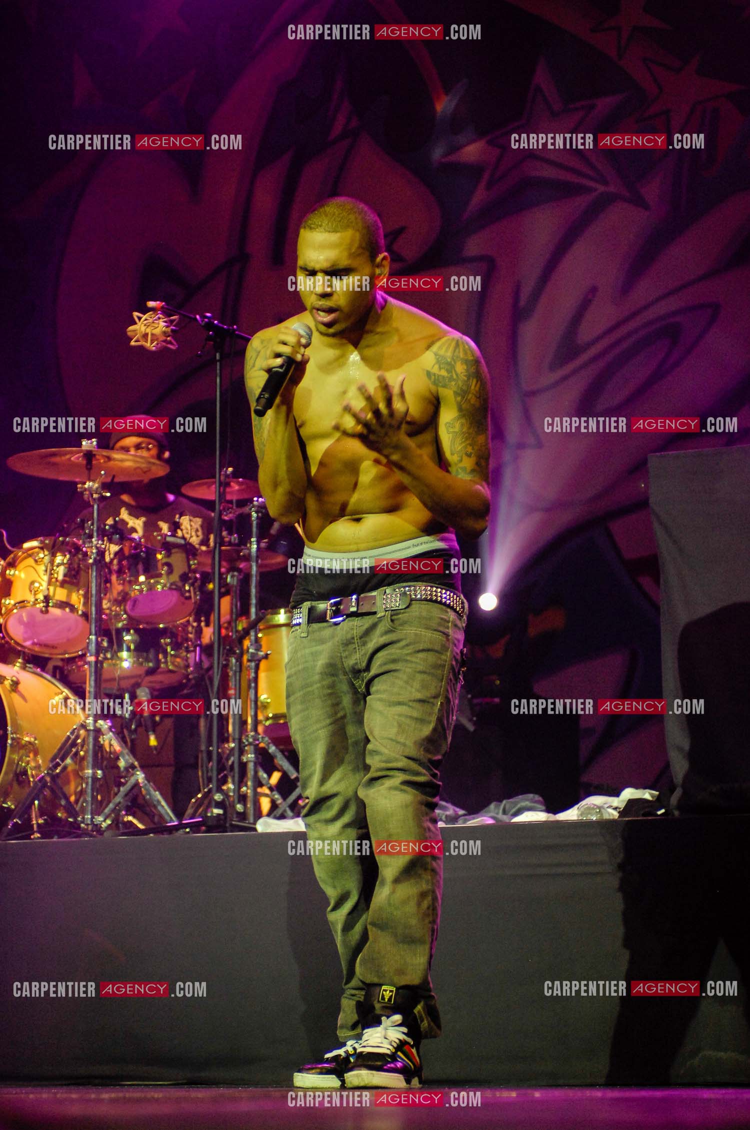 Le rappeur Chris Brown en concert au Zénith de Paris en 2008.  ( Exclusif )