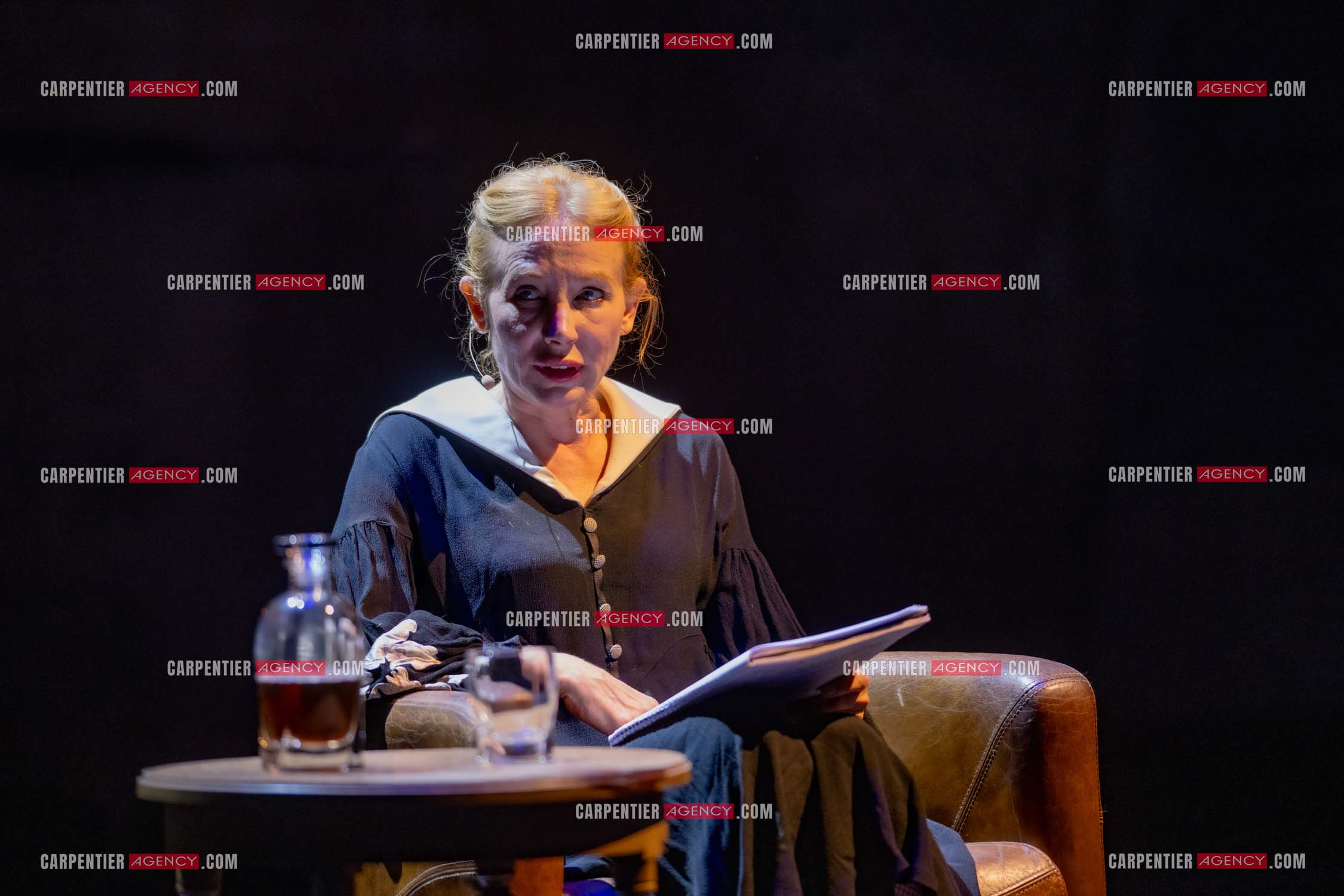 L'actrice Julie Depardieu et l'acteur Stefan Druet Toukaïeff réunis pour la pièce “Bunker“ au festival Cardin à Lacoste le 14 juillet 2024.  ( Exclusif )