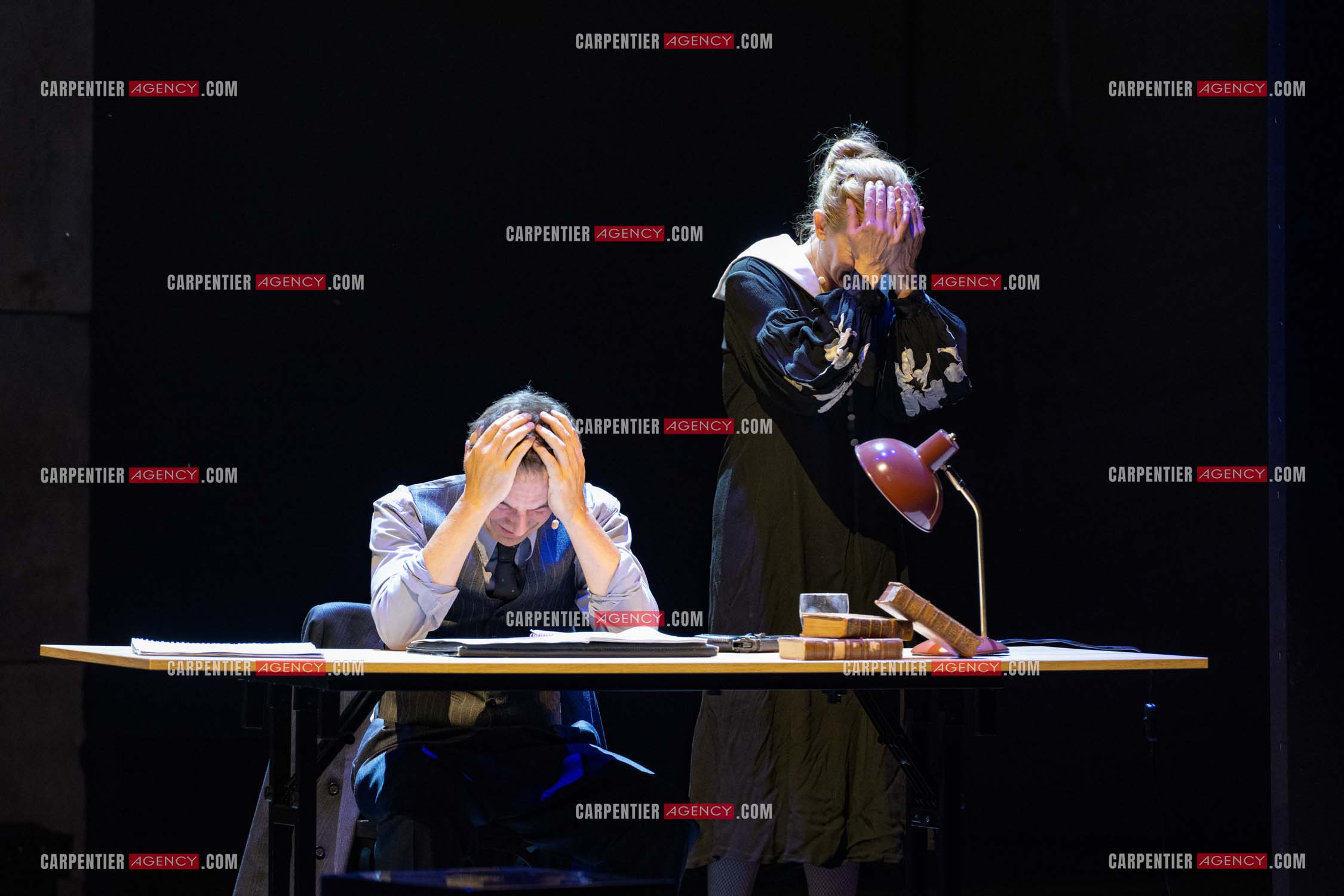 L'actrice Julie Depardieu et l'acteur Stefan Druet Toukaïeff réunis pour la pièce “Bunker“ au festival Cardin à Lacoste le 14 juillet 2024.  ( Exclusif )