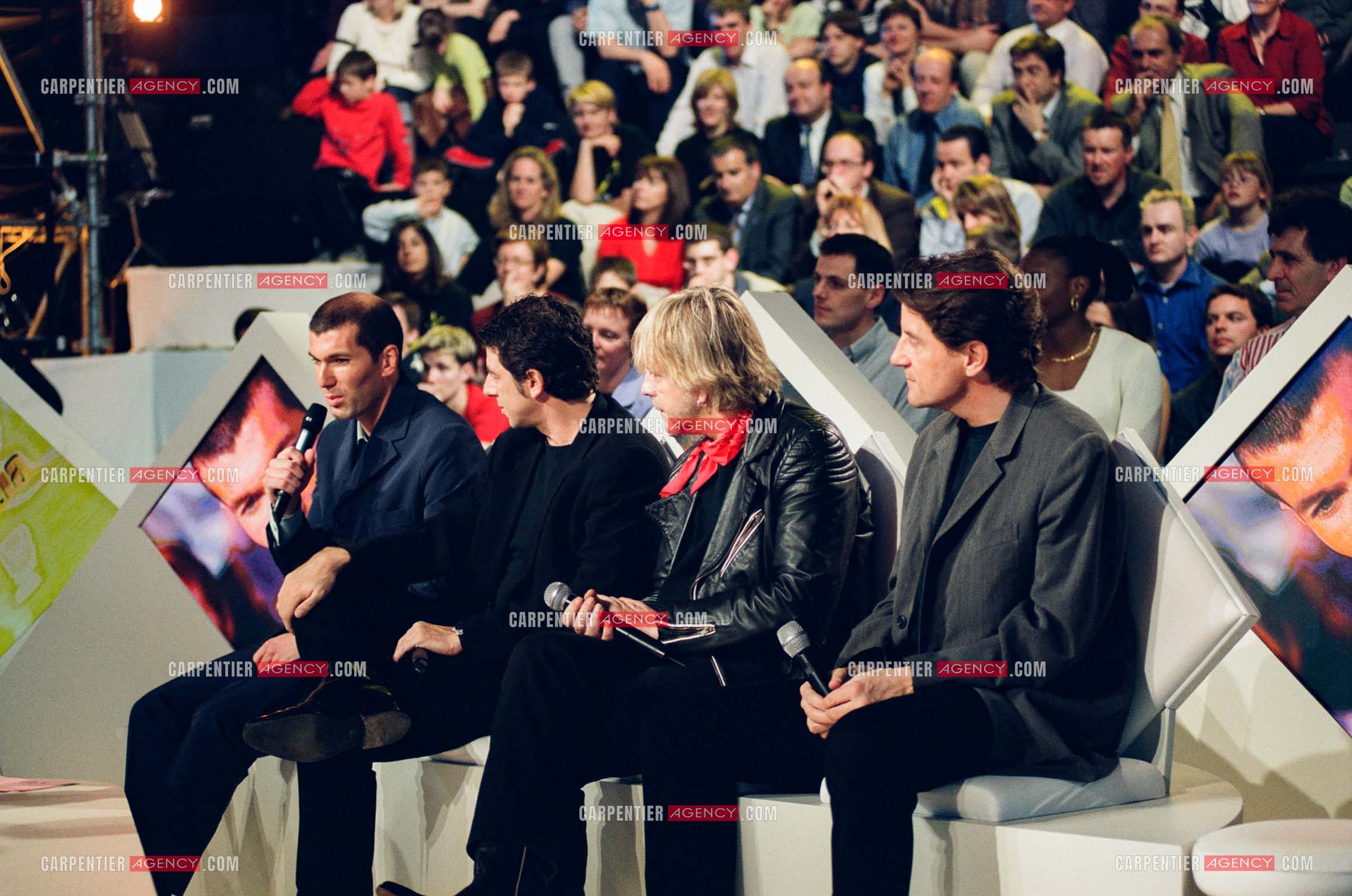 Le chanteur Renaud Séchan invité de l'émission spéciale “ELA“ assosiation parainée par le footbaleur Zinédine Zidane. Ici avec les autres artistes Patrick Bruel et Francis Cabrel.  ( Exclusif )