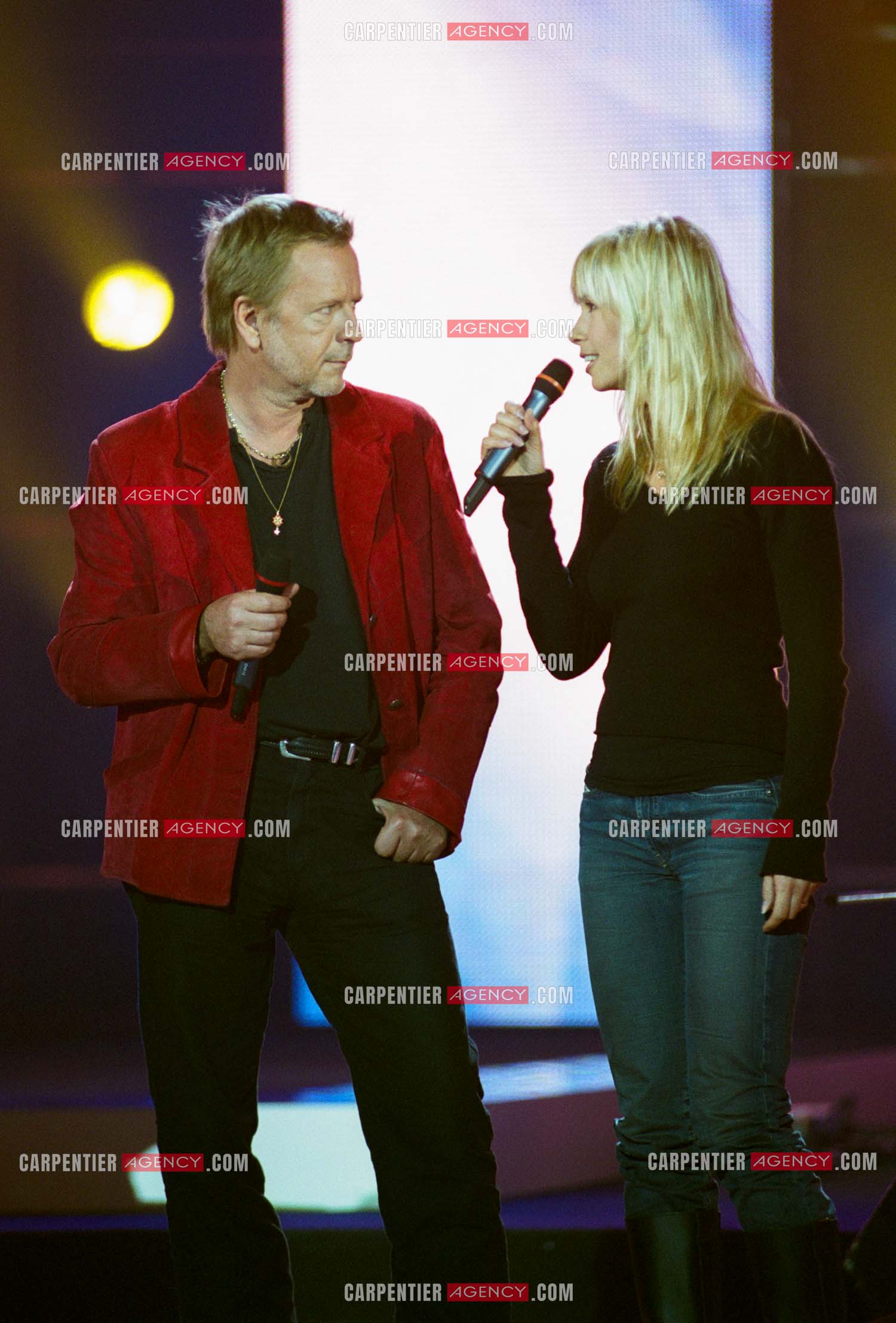 Le chanteur Renaud Séchan et sa femme Romane Serda invités pour l'anniversaire des 20 ans du Zénith de Paris.