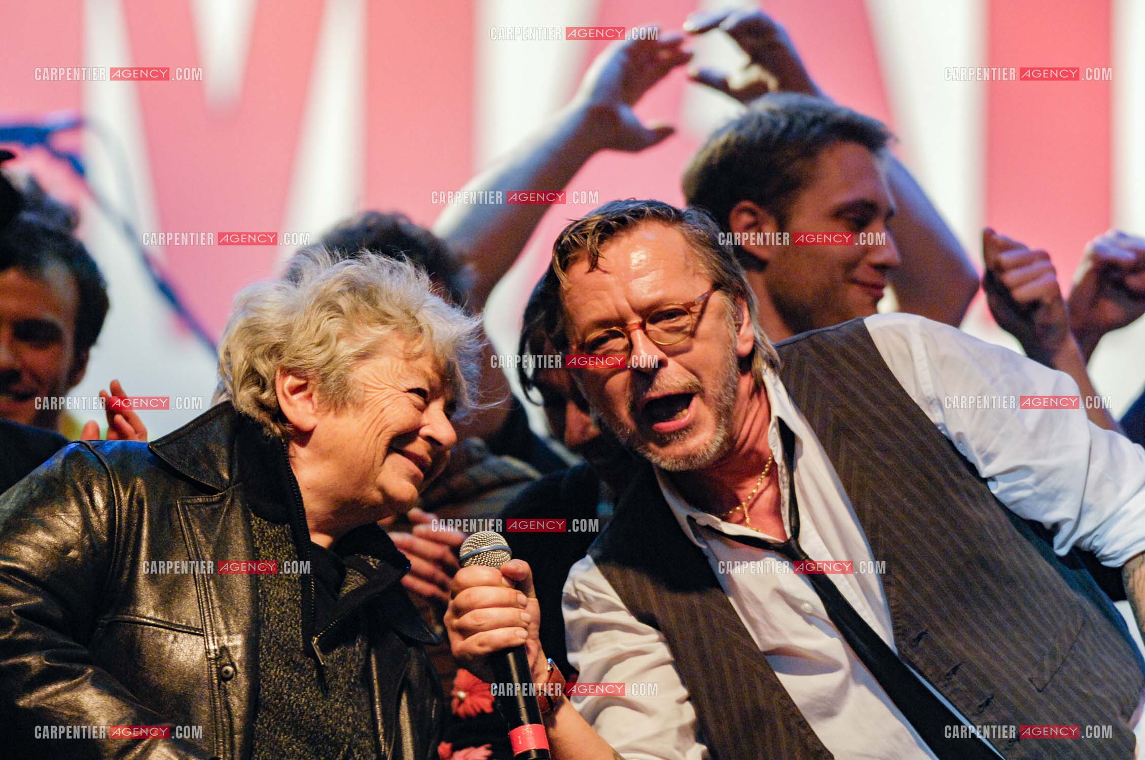 Le chanteur Renaud lors d'un concert de soutien au Zénith de Paris au profit de la libération d'Ingrid Betancourt.