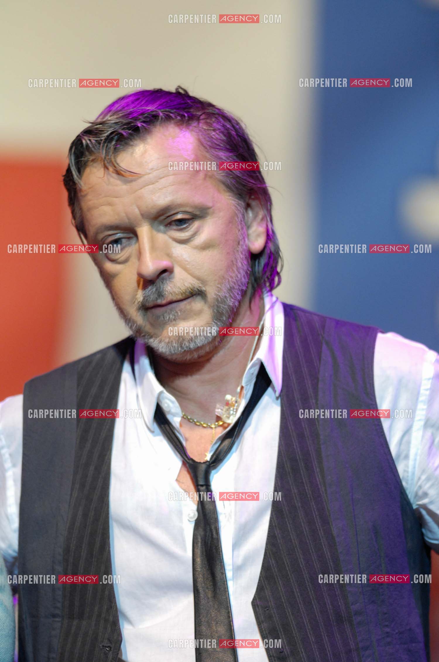 Le chanteur Renaud lors d'un concert de soutien au Zénith de Paris au profit de la libération d'Ingrid Betancourt.