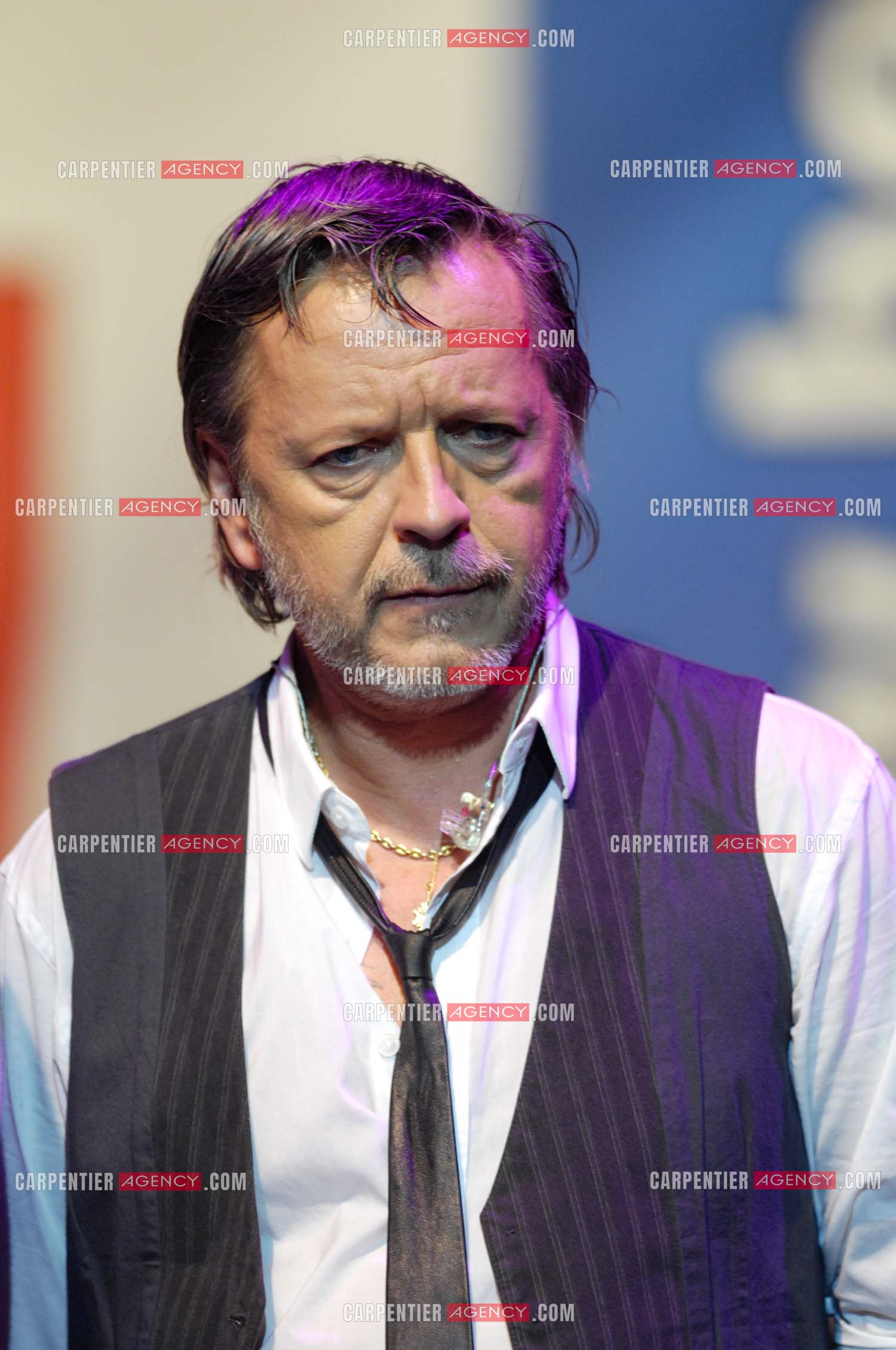 Le chanteur Renaud lors d'un concert de soutien au Zénith de Paris au profit de la libération d'Ingrid Betancourt.