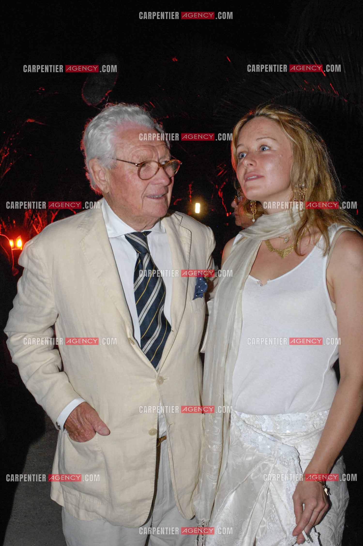 Le photographe David Hamilton et sa compagne lors de la soirée Blanche à St Tropez en 2007.   ( Exclusif )