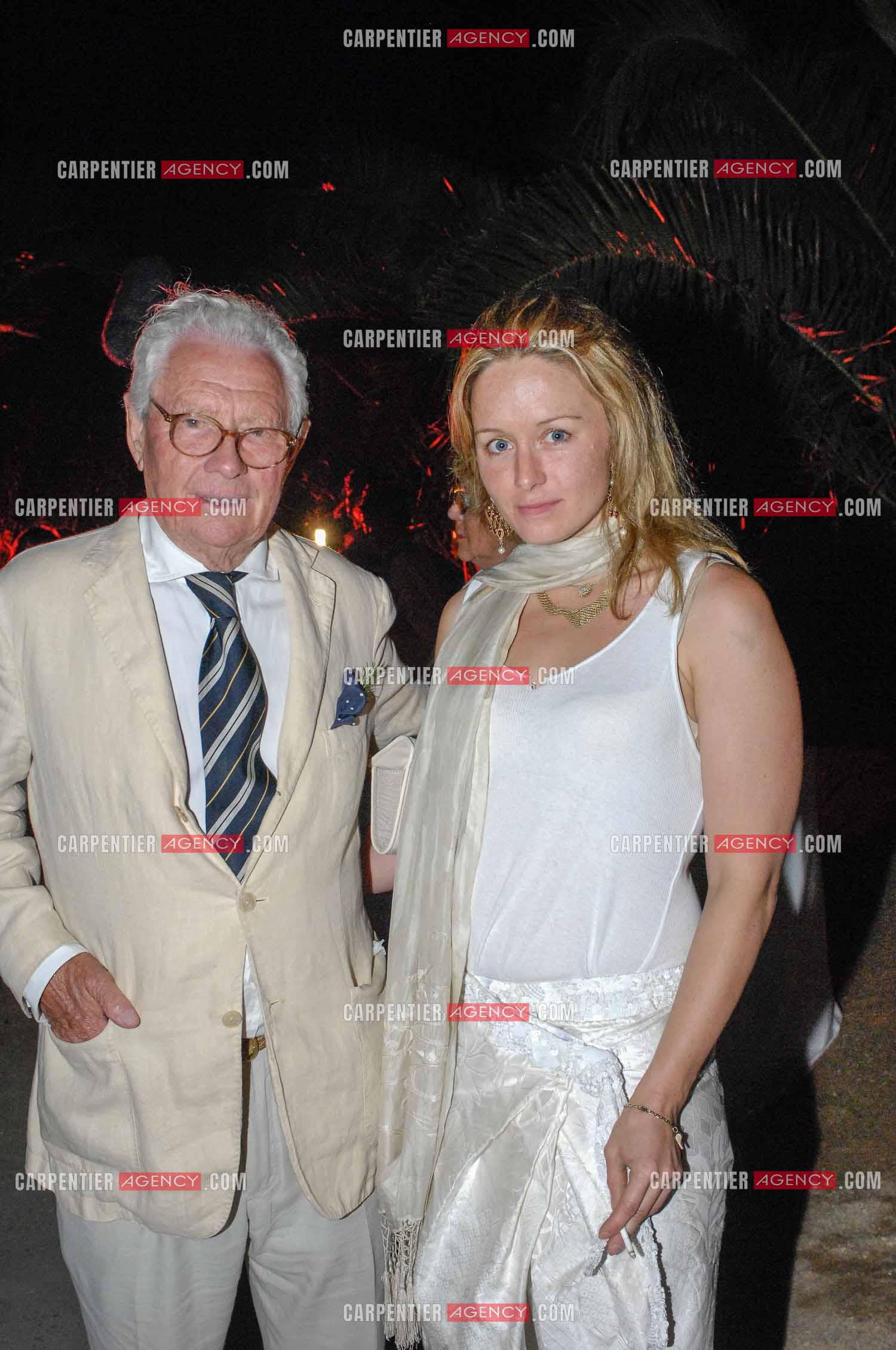 Le photographe David Hamilton et sa compagne lors de la soirée Blanche à St Tropez en 2007.   ( Exclusif )