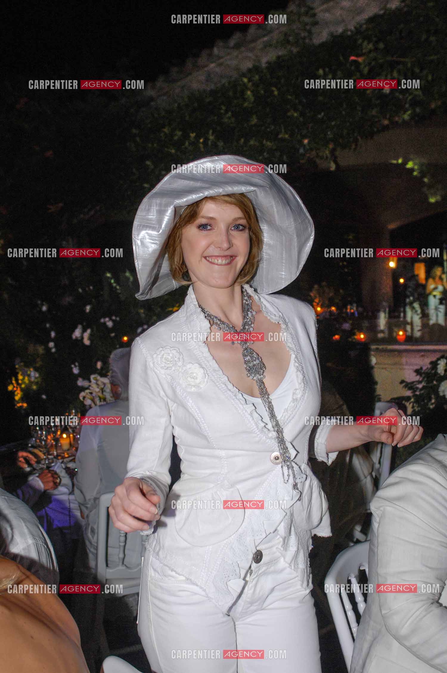 L'actrices Agnès Soral lors de la soirée Blanche à St Tropez en 2006.    ( Exclusif )