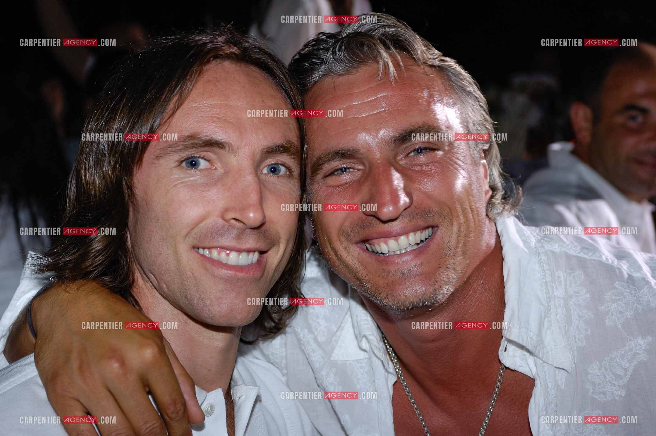David Ginola et Steve Nash l'entraîneur en chef des Nets de Brooklyn, au sein de la National Basketball Association (NBA) lors de la soirée Blanche en 2006.   ( Exclusif )