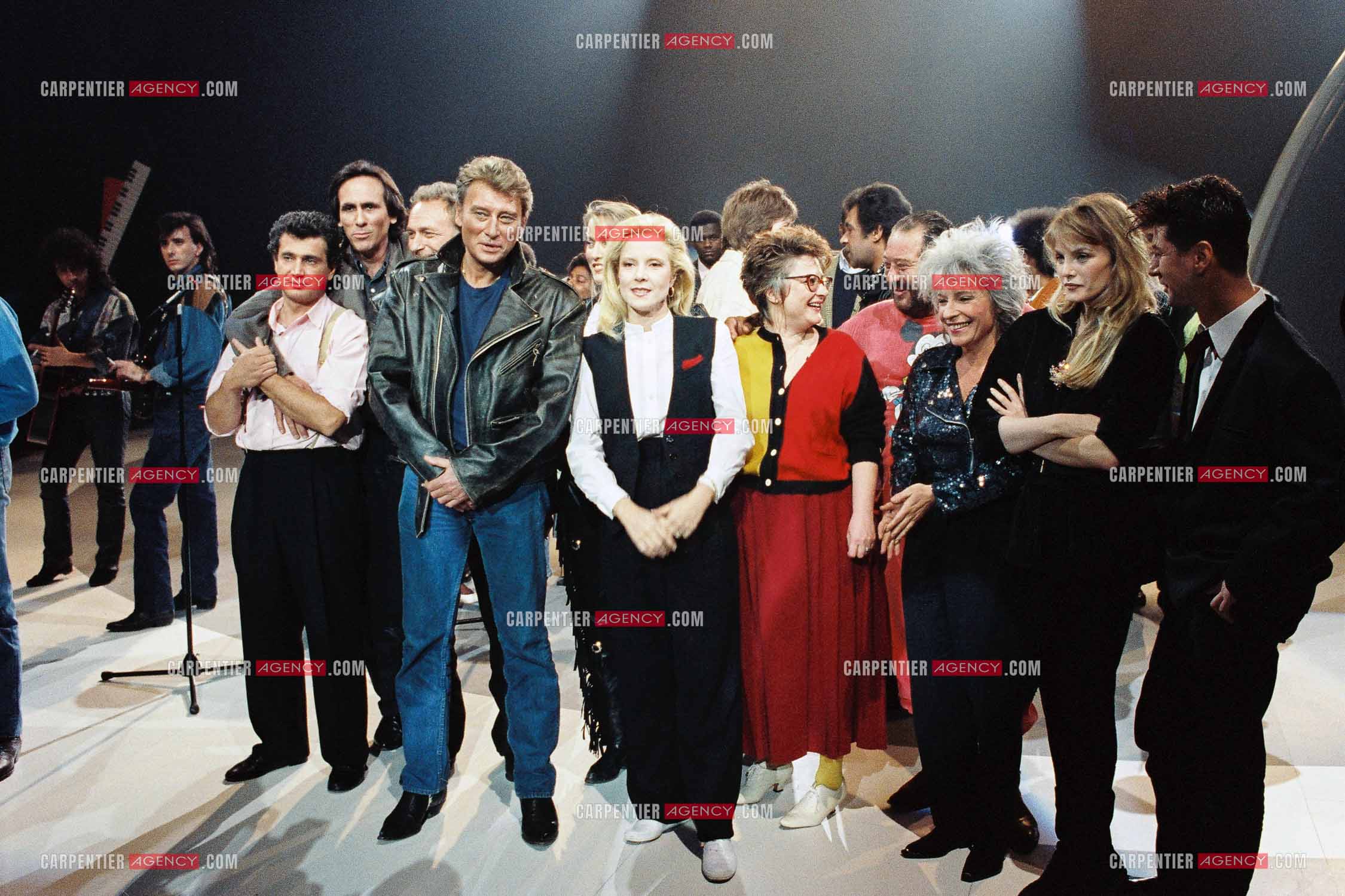 Le chanteur Johnny Hallyday lors de l'enregistrement de l'émission  “ Toute la musique que j'aime “ avec son ex femme Sylvie Vartan, et ses amis Michel Boujenah, Carlos, Catherine Lara, Josiane Balasko, Etienne Daho, Arielle Dombasle, Philippe Lavil, Pierre Richard.       ( Exclusif )