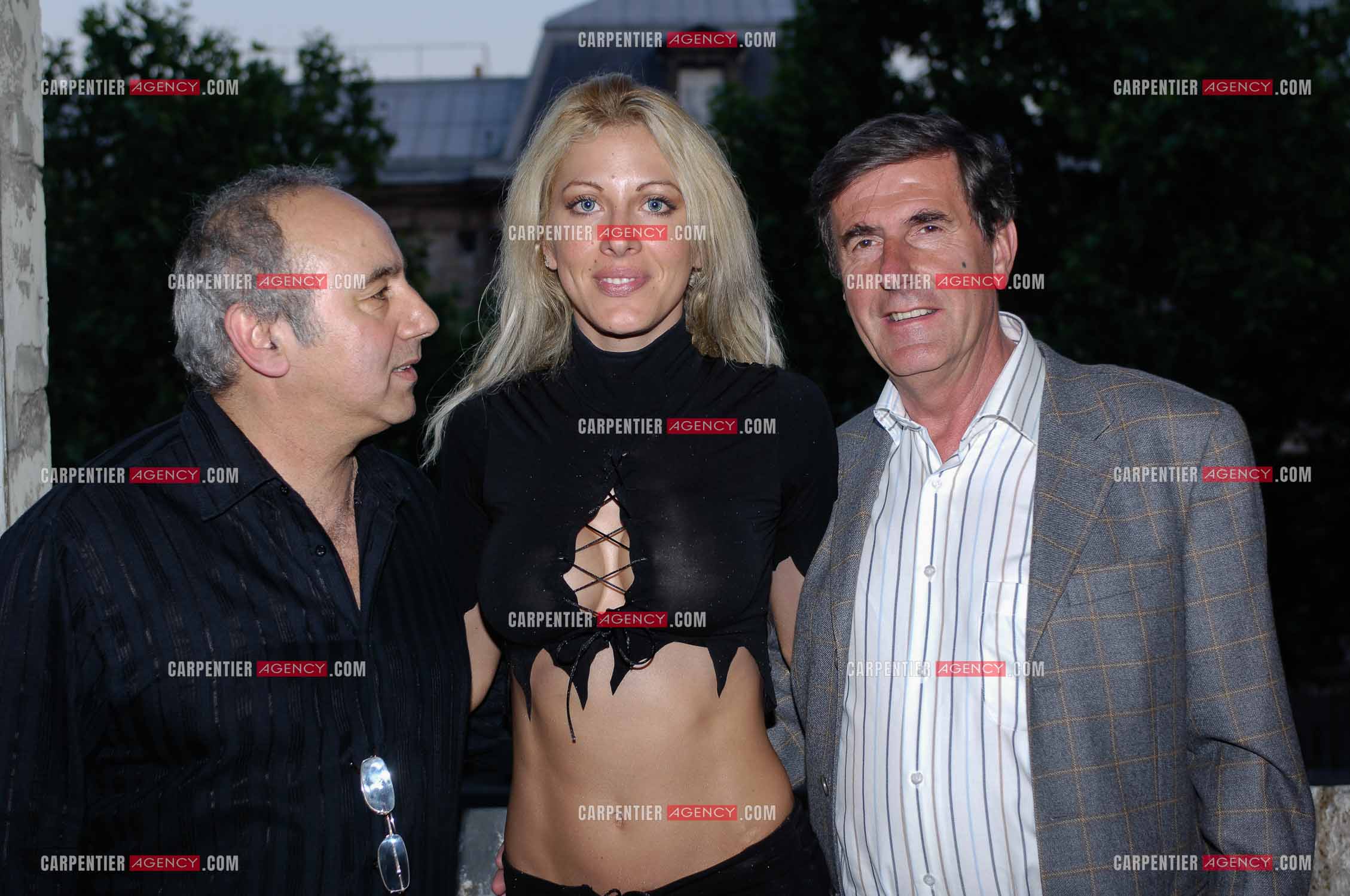 Loana Petrucciani dit Loana entourée de son producteur Alain William, et du comédien Bernard Menez. ( Exclusif )