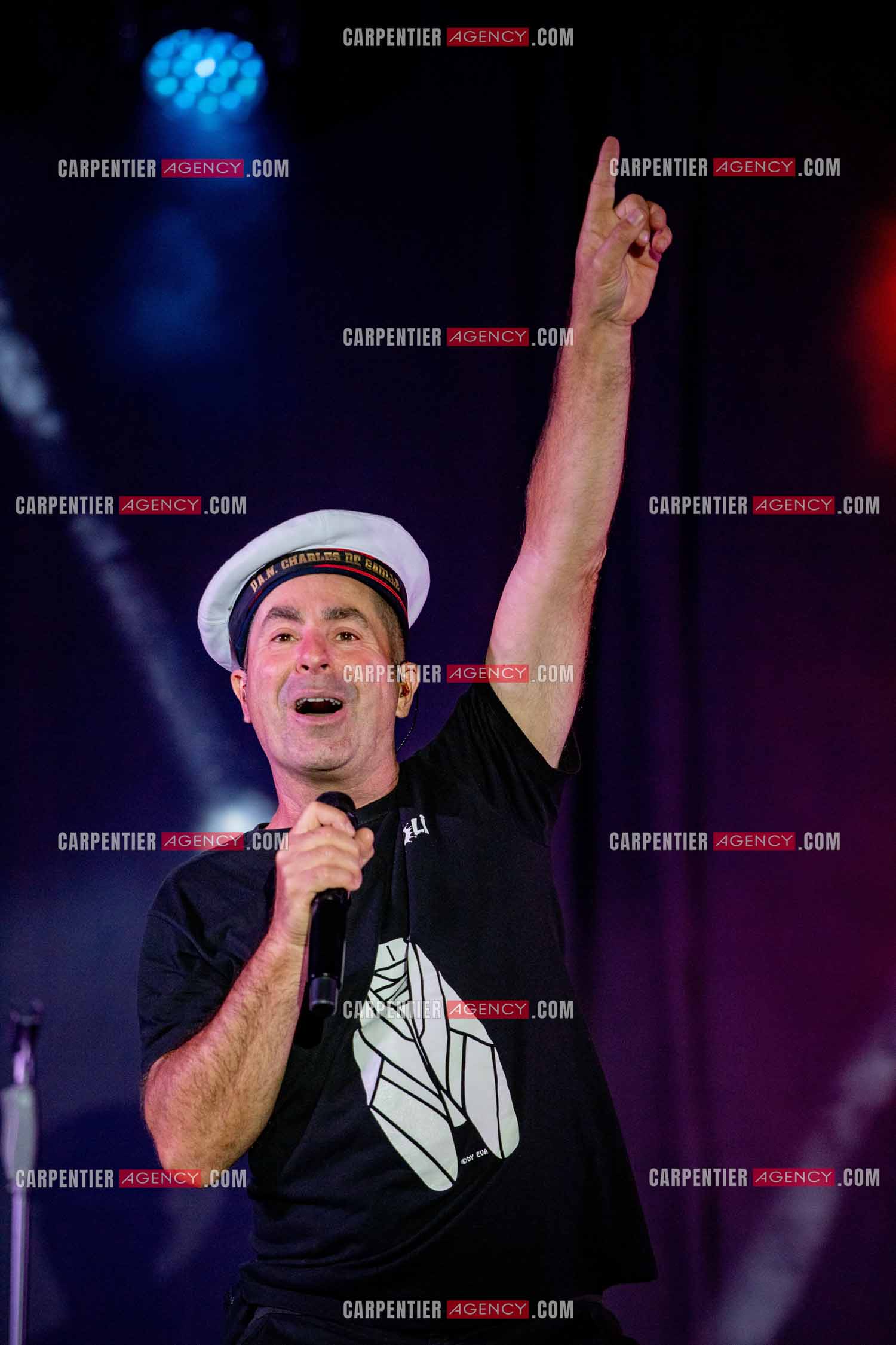 L'humoriste Yves Pujol en concert avec son groupe AIOLI dans le Var. ( Exclusif )