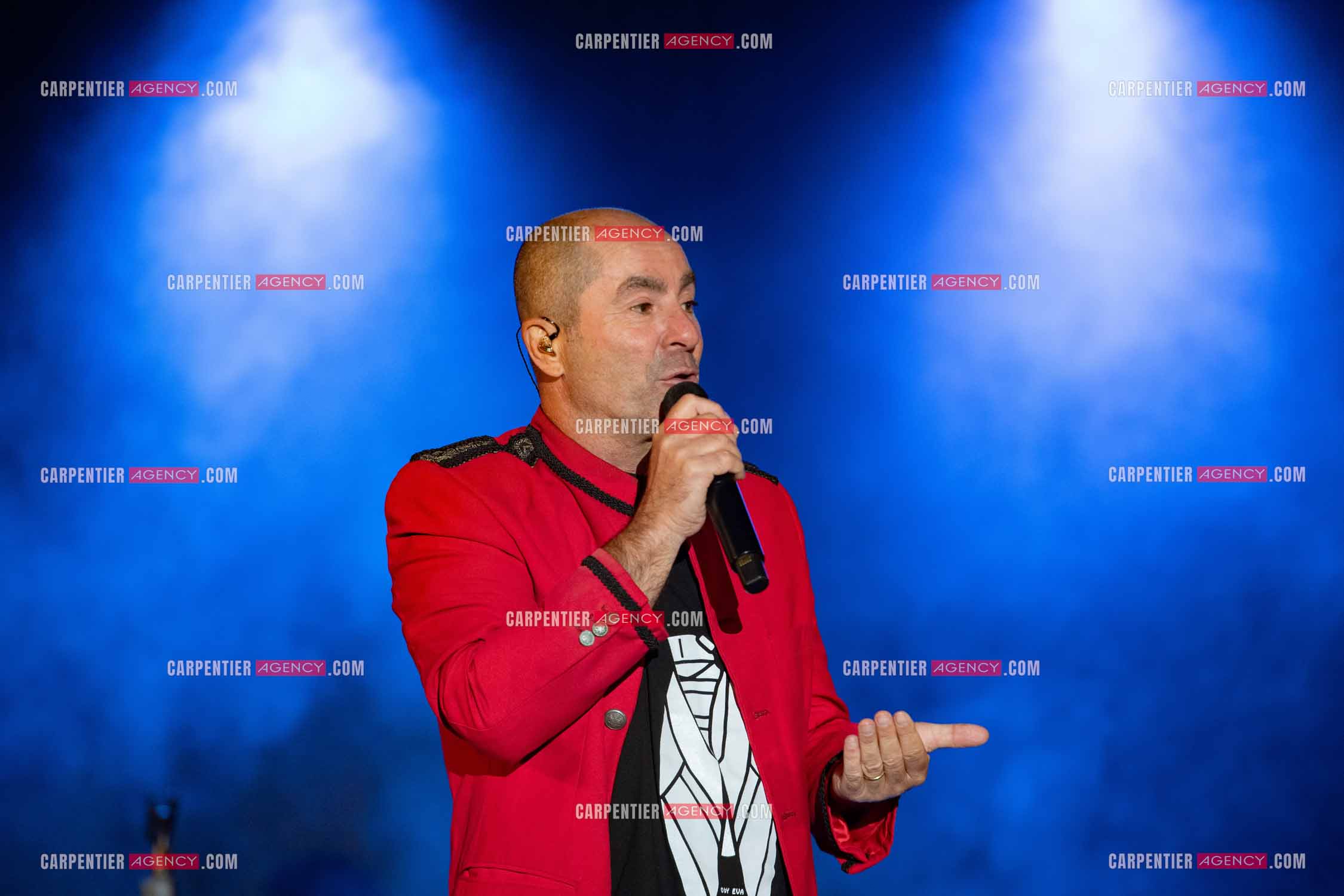 L'humoriste Yves Pujol en concert avec son groupe AIOLI dans le Var. ( Exclusif )