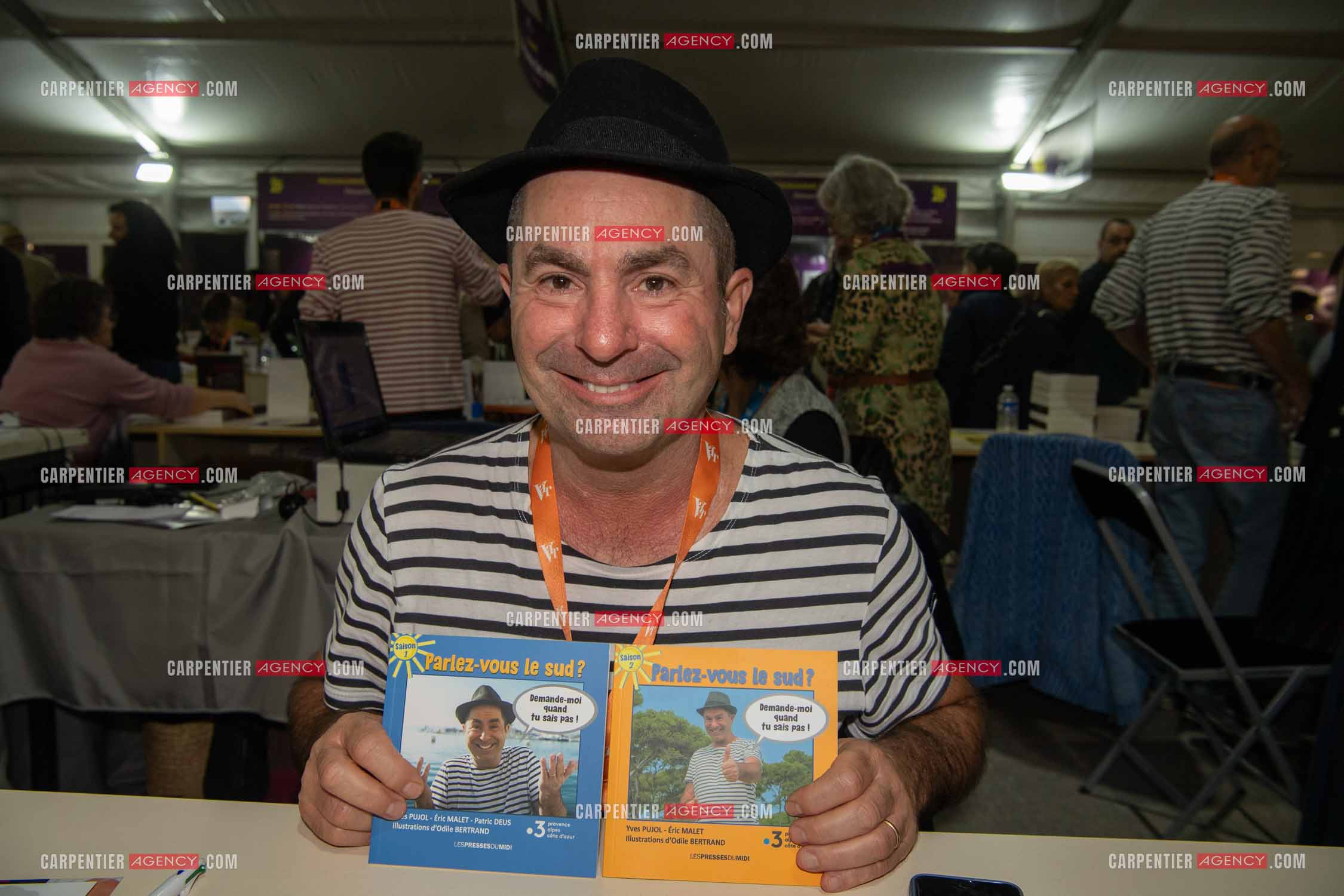 L'auteur Yves Pujol présente ses deux  livres “ PARLEZ-VOUS LE SUD ? Saison 1 et Saison 2 “ aux éditions Les Presses du Midi.      ( Exclusif )