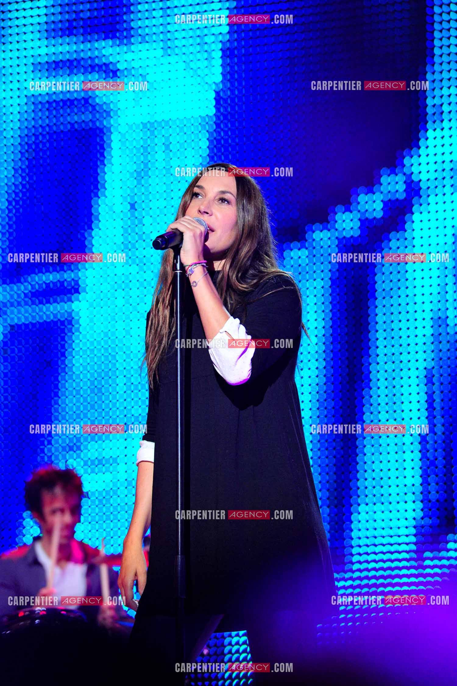 La chanteuse Isabelle Marie Anne de Truchis de Varennes dite Zazie en concert au Zénith de Paris le 26 Oct 2010.        ( Exclusif )