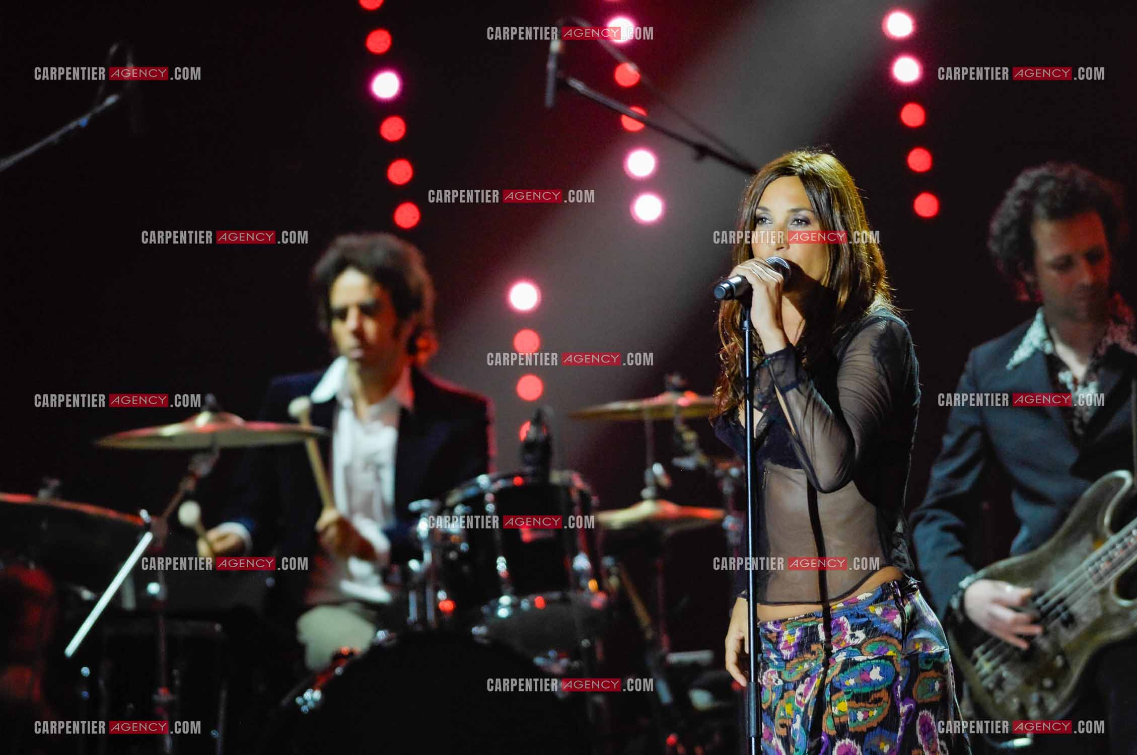La chanteuse Isabelle Marie Anne de Truchis de Varennes dite Zazie en concert au Zénith de Paris le 03 Sept 2008.   ( Exclusif )