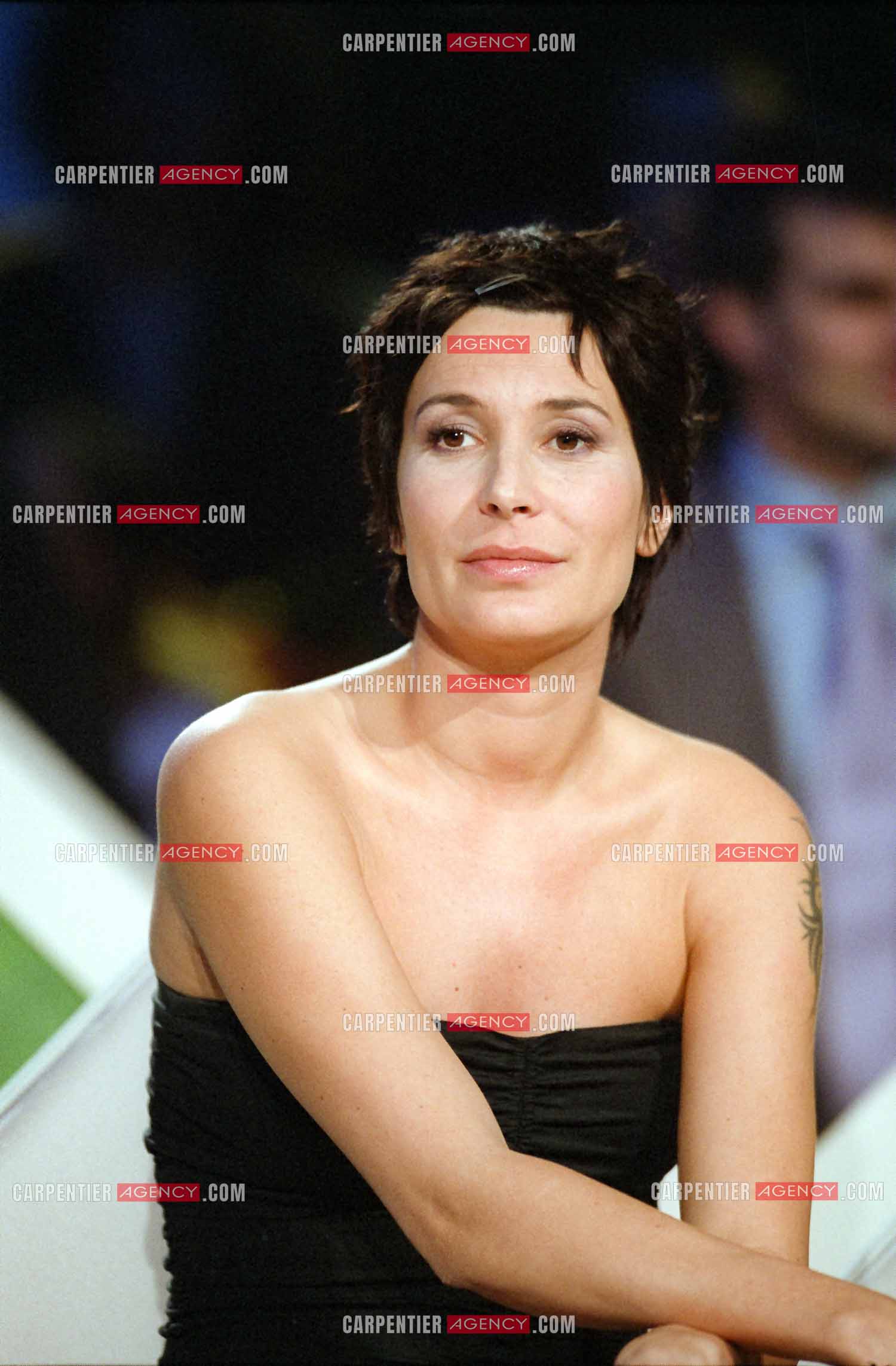 La chanteuse Isabelle Marie Anne de Truchis de Varennes dite Zazie invitée de  l'émission pour l'association " ELA “ le 13 mars 2002.            ( Exclusif )