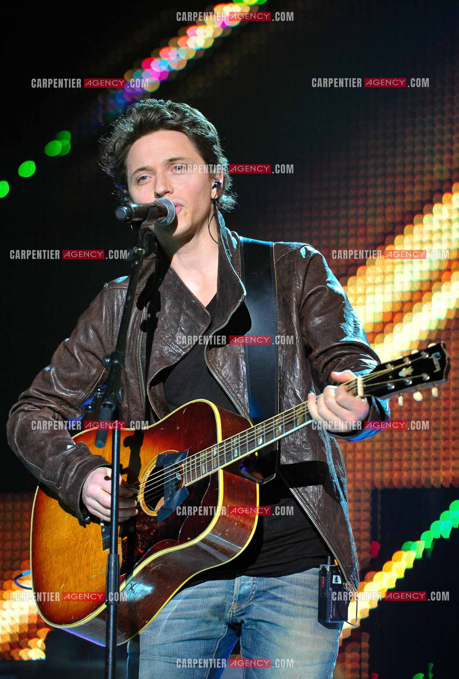 Raphaël Haroche dit Raphaël en concert au Zénith de Paris.