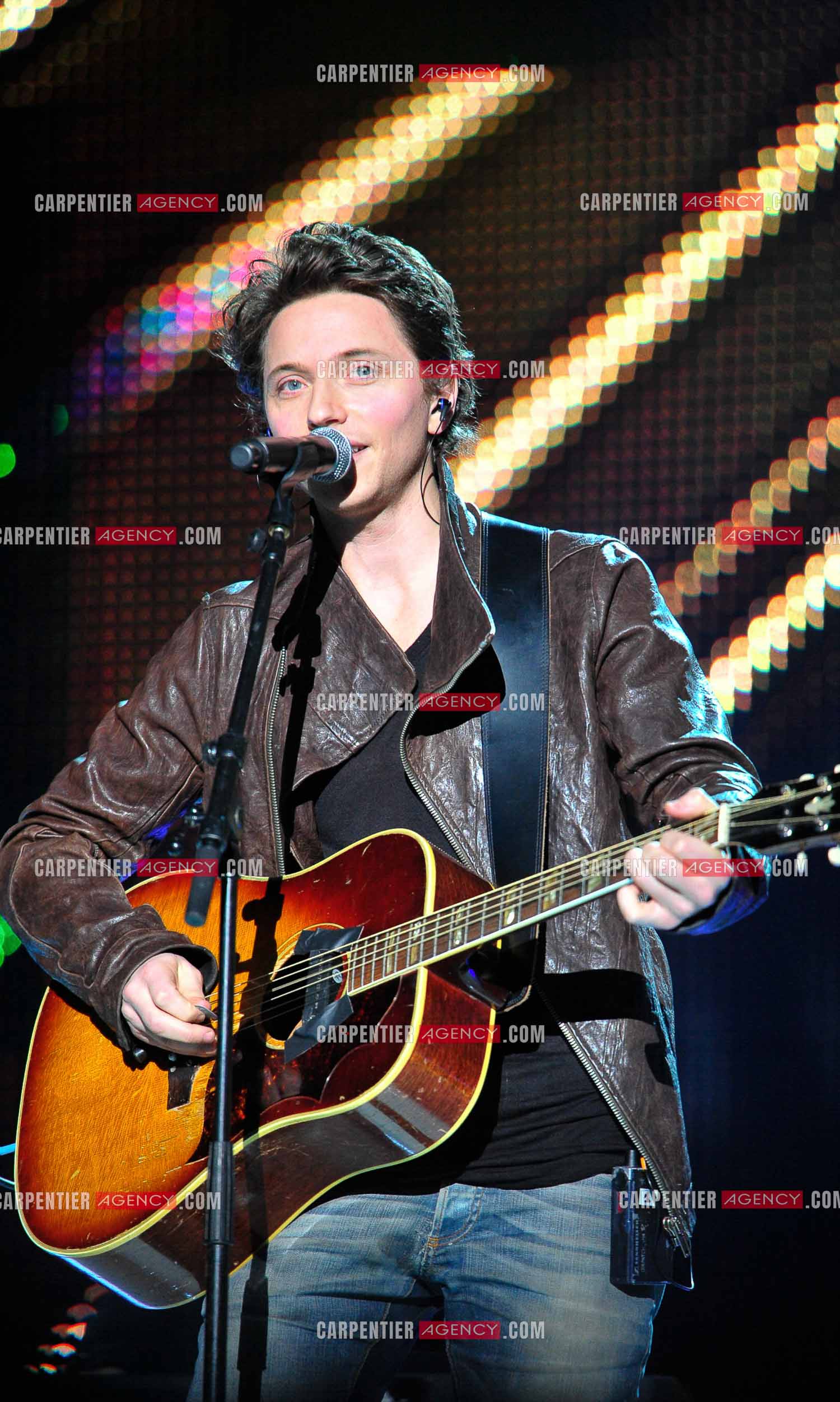 Raphaël Haroche dit Raphaël en concert au Zénith de Paris.