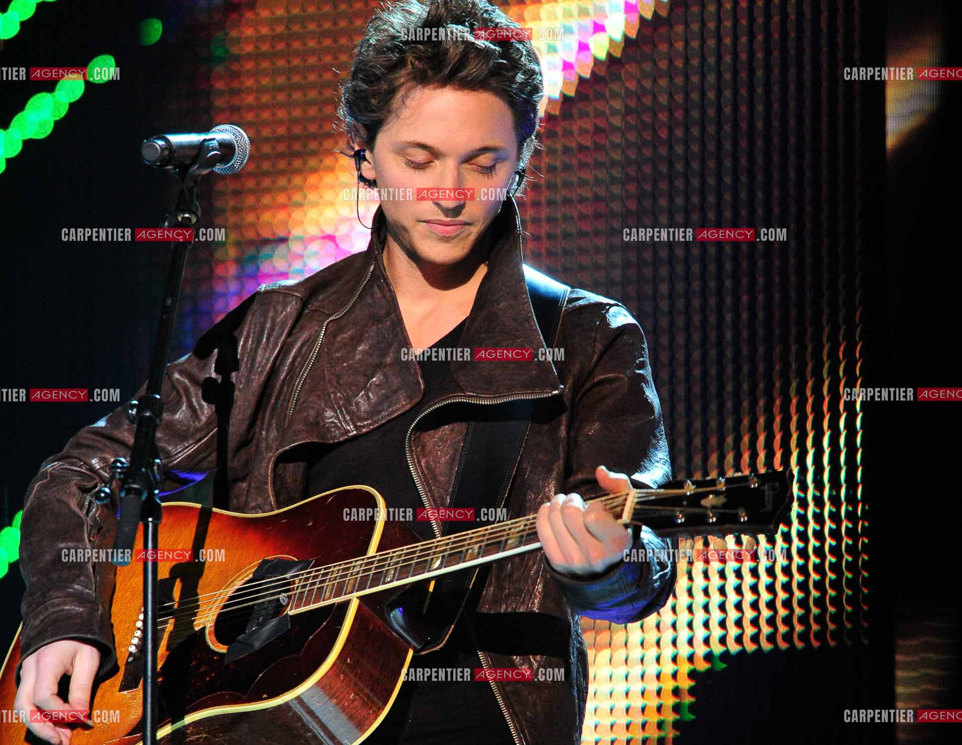 Raphaël Haroche dit Raphaël en concert au Zénith de Paris.