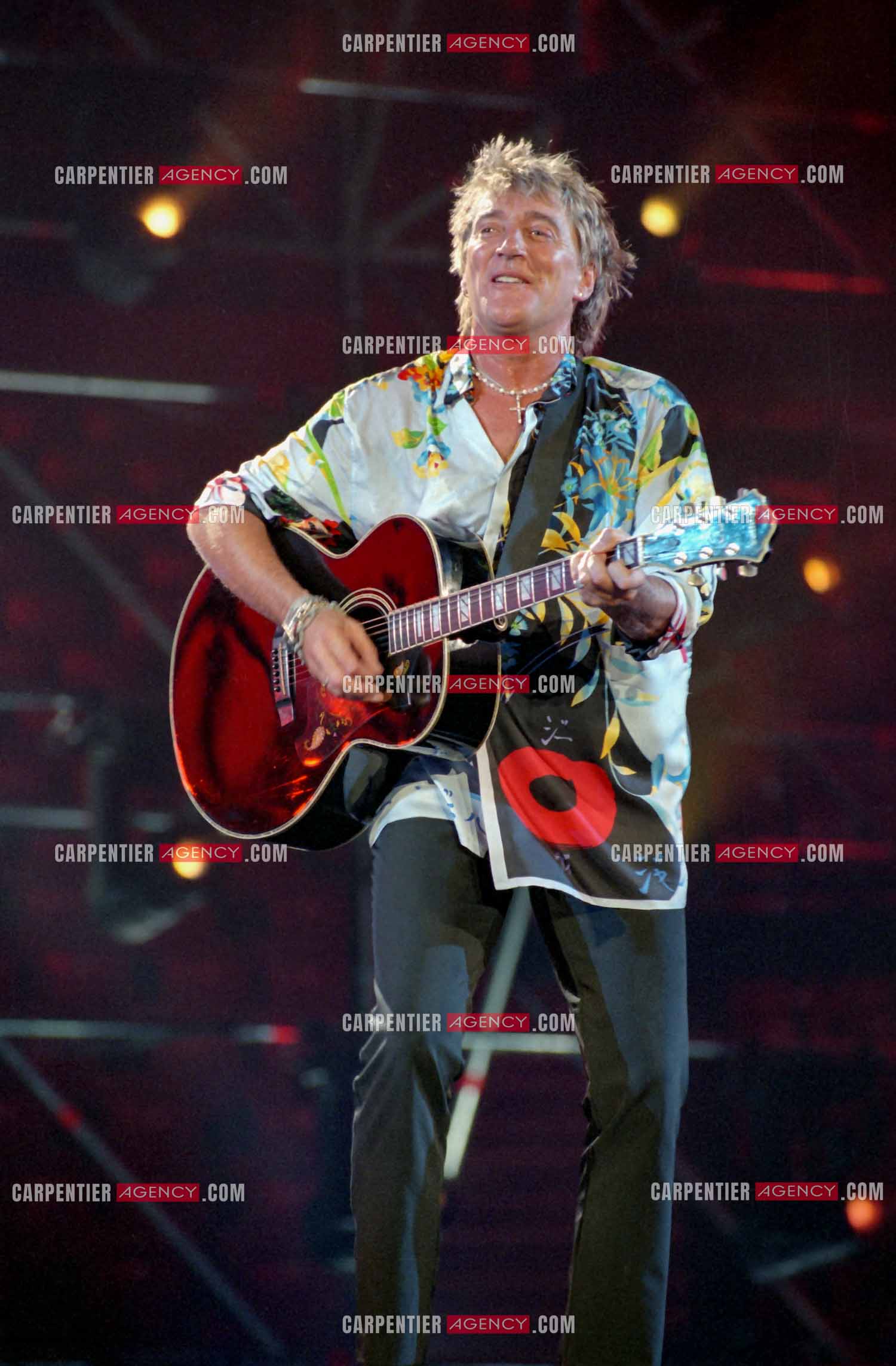 Enregistrement de l'émission "La Fureur de Bercy" pour TF1 le 20 juin 1998. Le chanteur Britannique Rod Stewart.