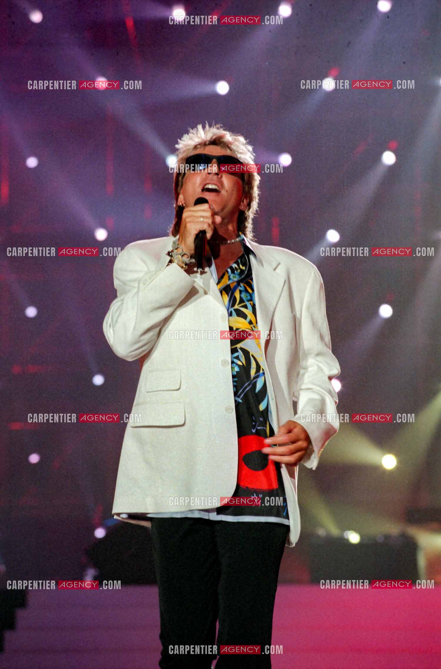 Enregistrement de l'émission "La Fureur de Bercy" pour TF1 le 20 juin 1998. Le chanteur Britannique Rod Stewart.