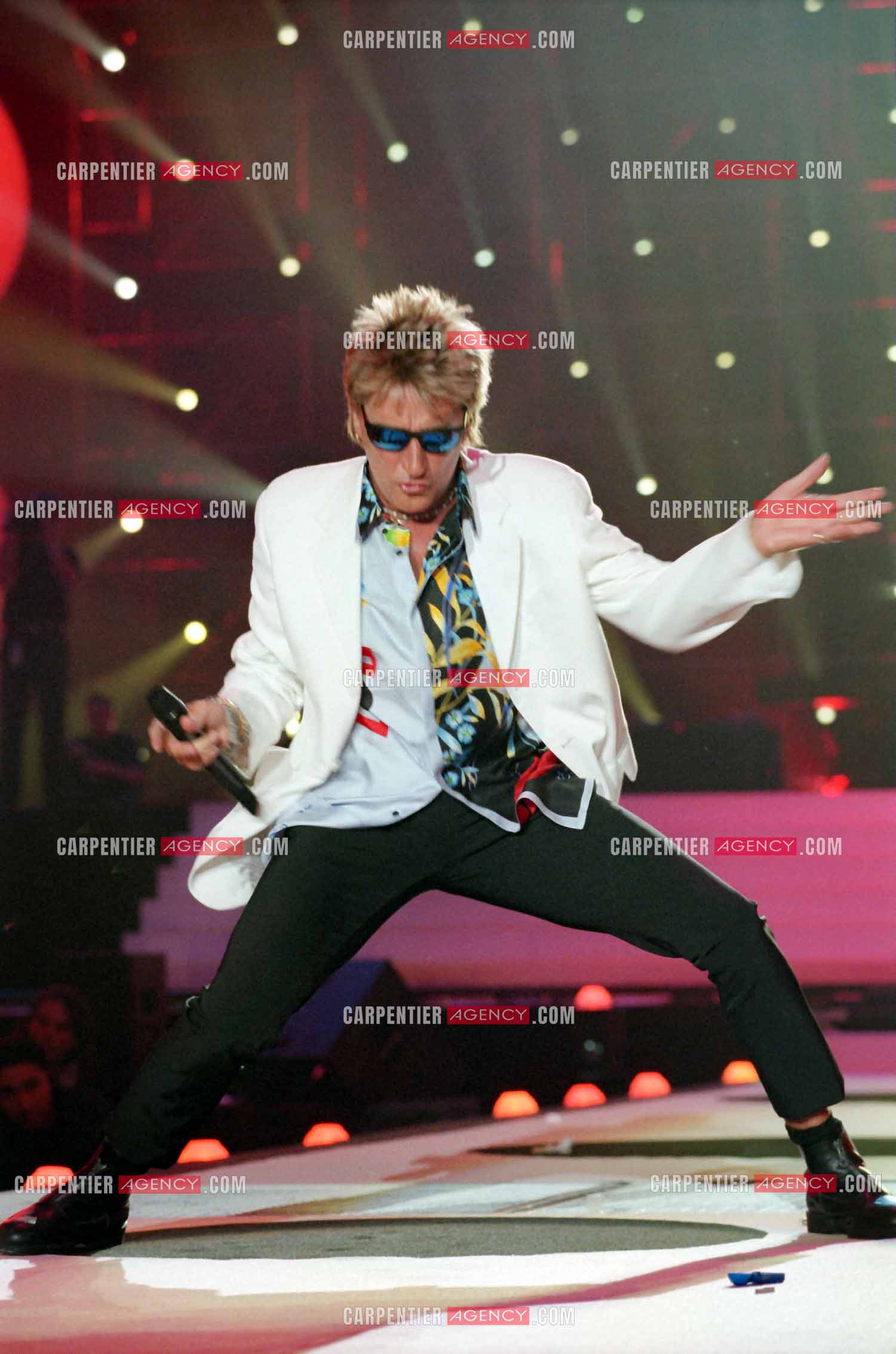 Enregistrement de l'émission "La Fureur de Bercy" pour TF1 le 20 juin 1998. Le chanteur Britannique Rod Stewart.