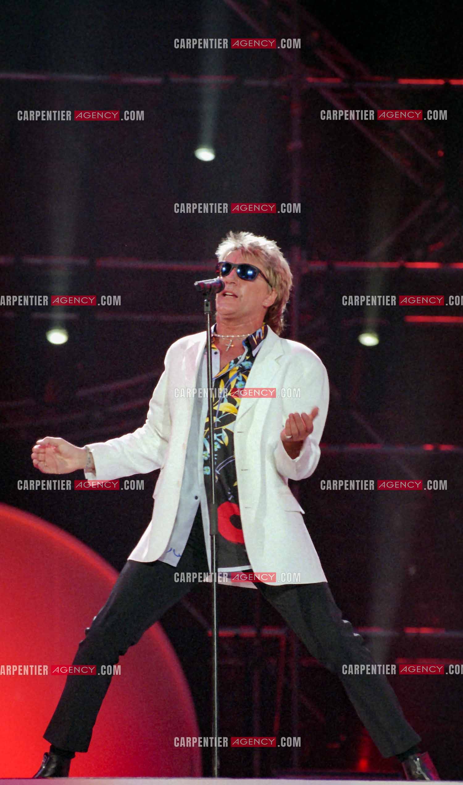 Enregistrement de l'émission "La Fureur de Bercy" pour TF1 le 20 juin 1998. Le chanteur Britannique Rod Stewart.
