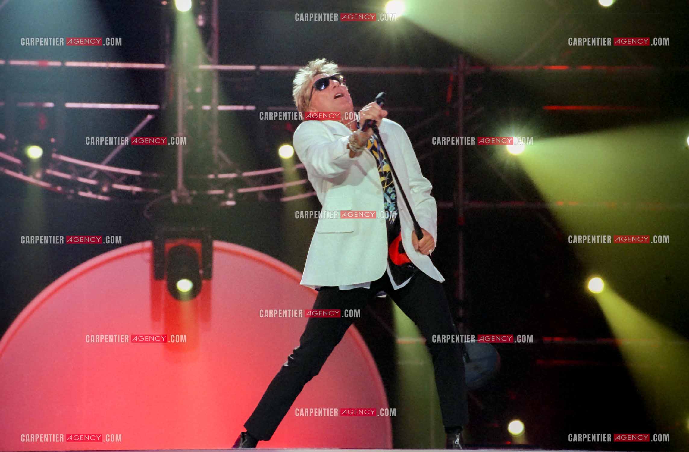 Enregistrement de l'émission "La Fureur de Bercy" pour TF1 le 20 juin 1998. Le chanteur Britannique Rod Stewart.