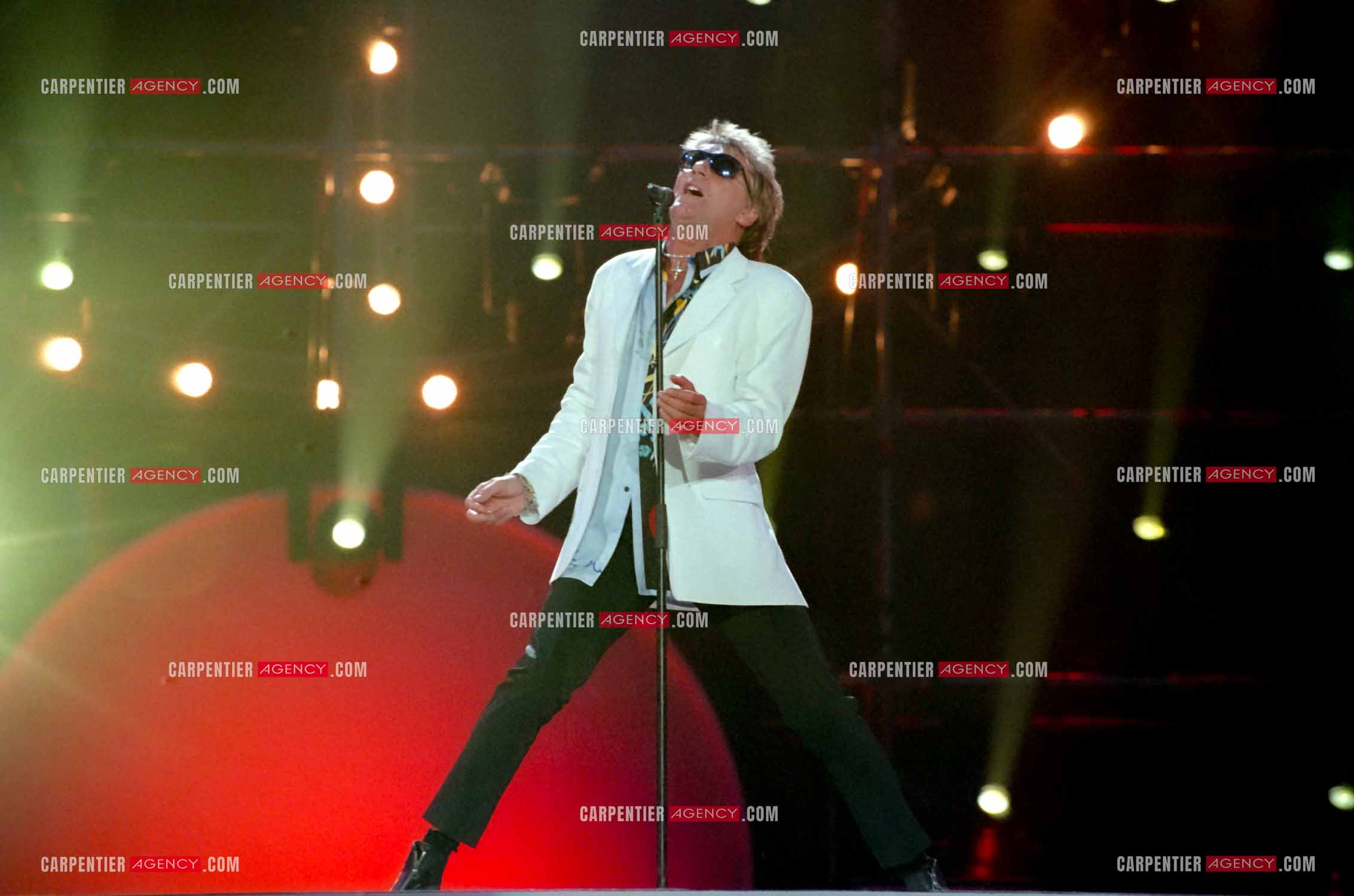 Enregistrement de l'émission "La Fureur de Bercy" pour TF1 le 20 juin 1998. Le chanteur Britannique Rod Stewart.