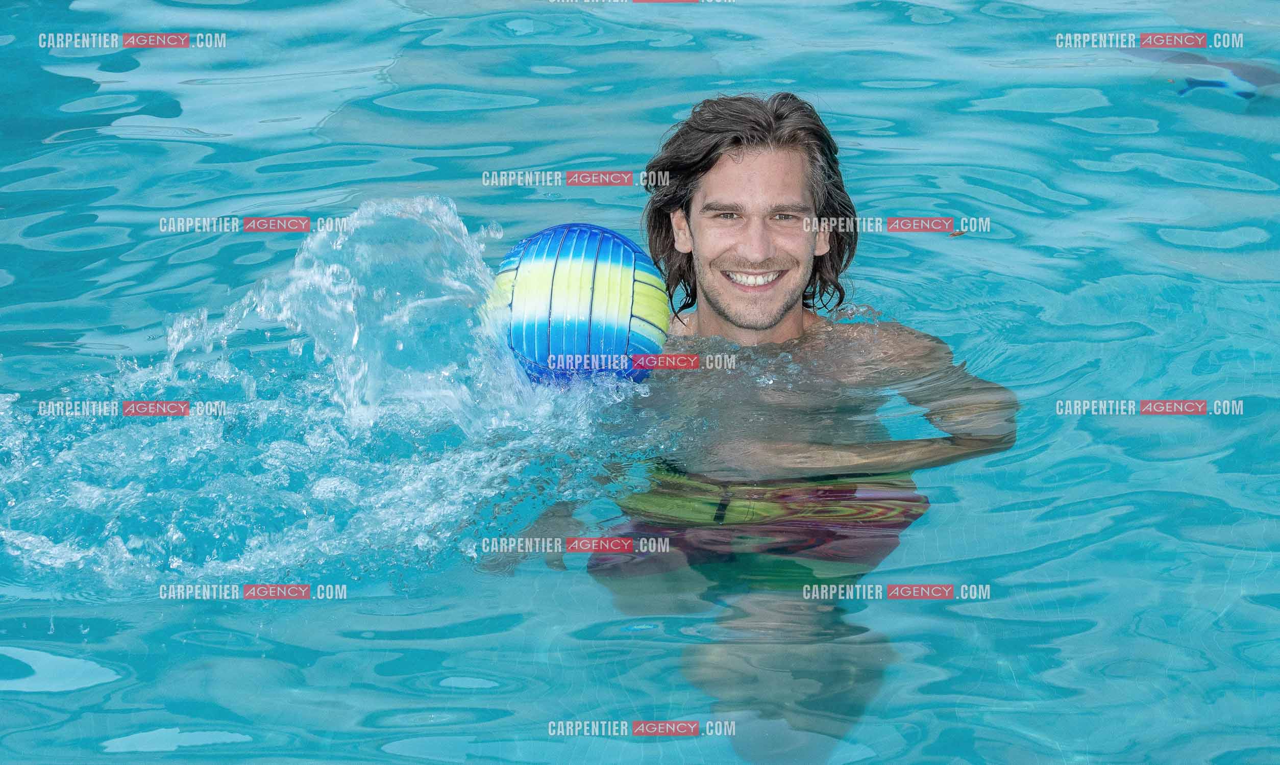 Le ténor Amaury Vassili lors de ses vacances d'été a Toulon dans le Var.  ( Exclusif )