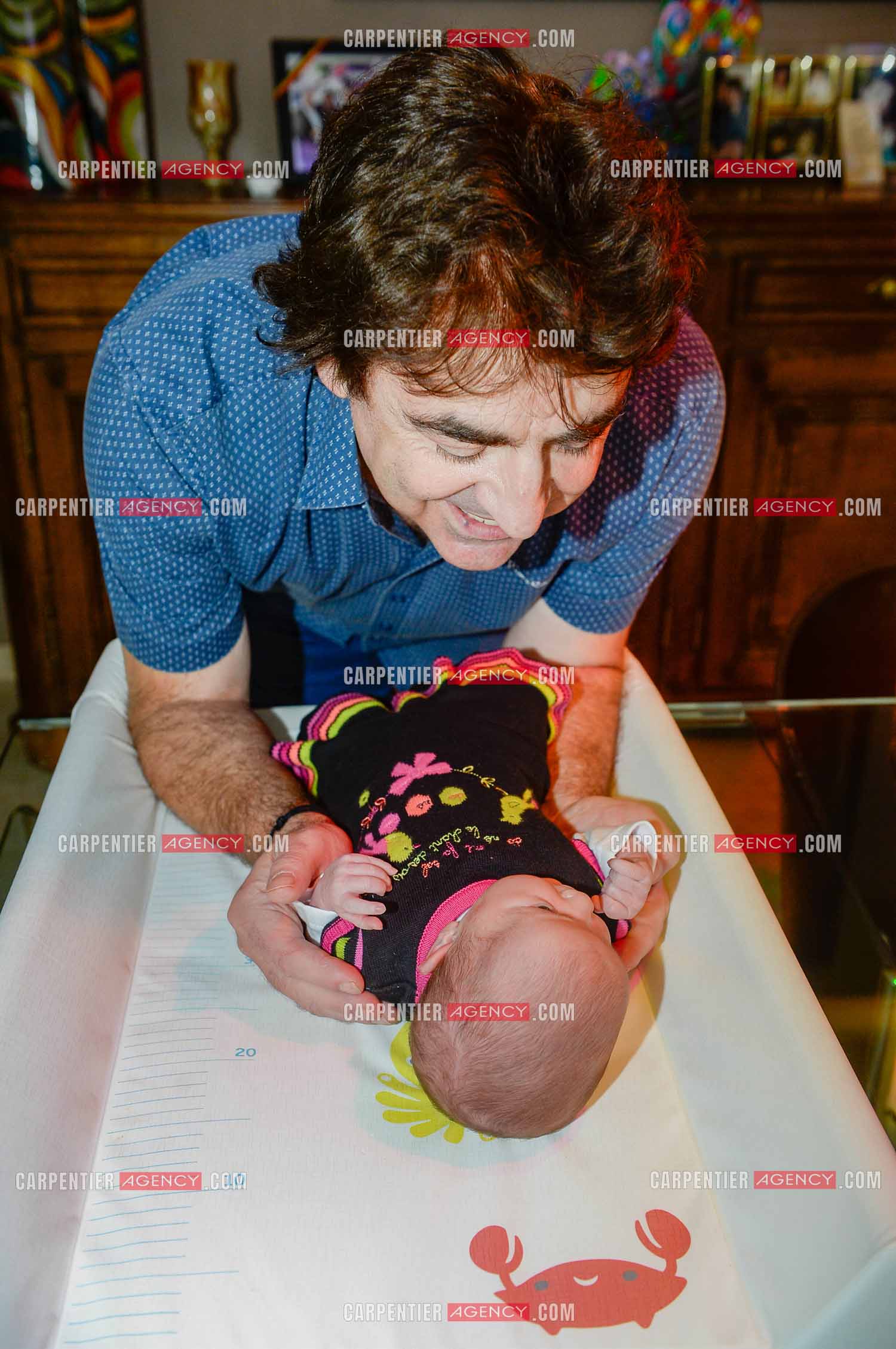 Naissance de Assia, petite fille de Claude Barzotti.     ( Exclusif )