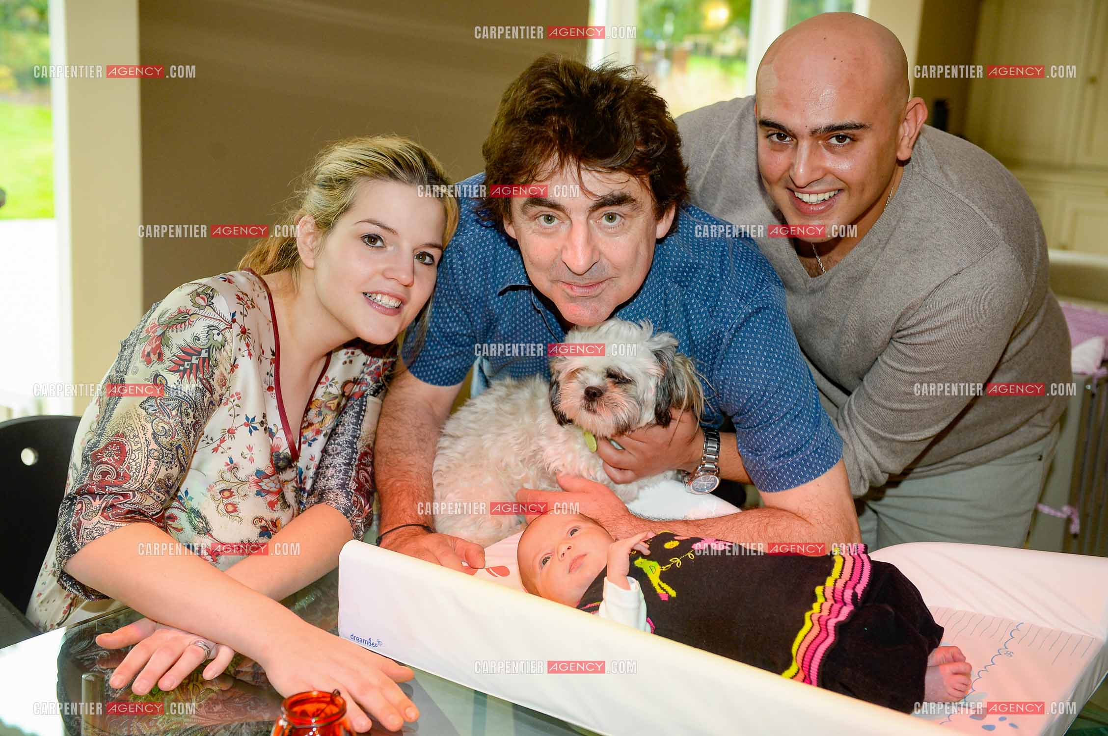Naissance de Assia, petite fille de Claude Barzotti.
La maman, Sarah Barzotti 25 ans et le père, Maher 30 ans
La date de naissance de Assia, le 6 octobre 2015 à la clinique St PIERRE.
( Exclusif )