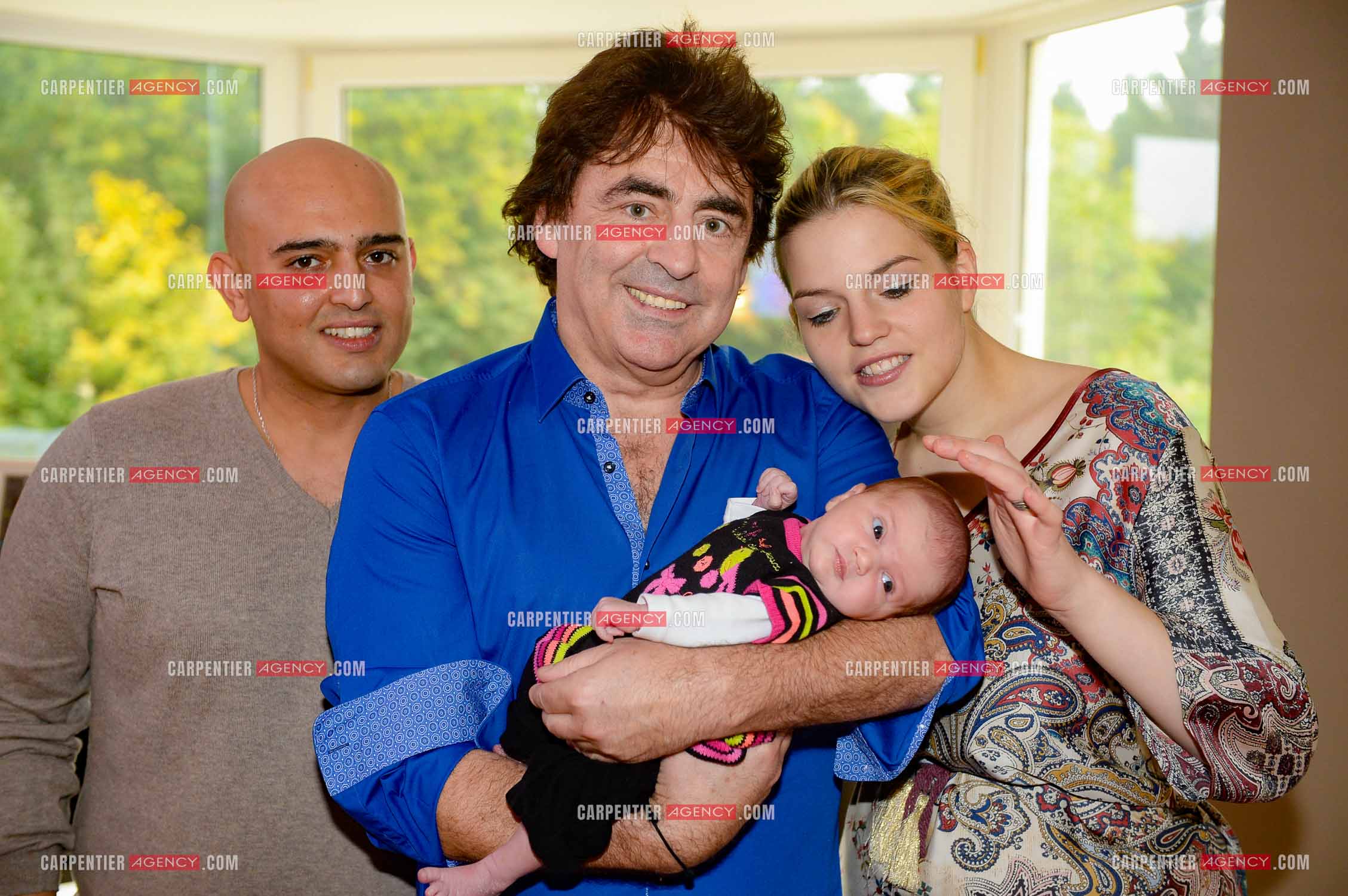 Naissance de Assia, petite fille de Claude Barzotti.
La maman, Sarah Barzotti 25 ans et le père, Maher 30 ans
La date de naissance de Assia, le 6 octobre 2015 à la clinique St PIERRE.
( Exclusif )