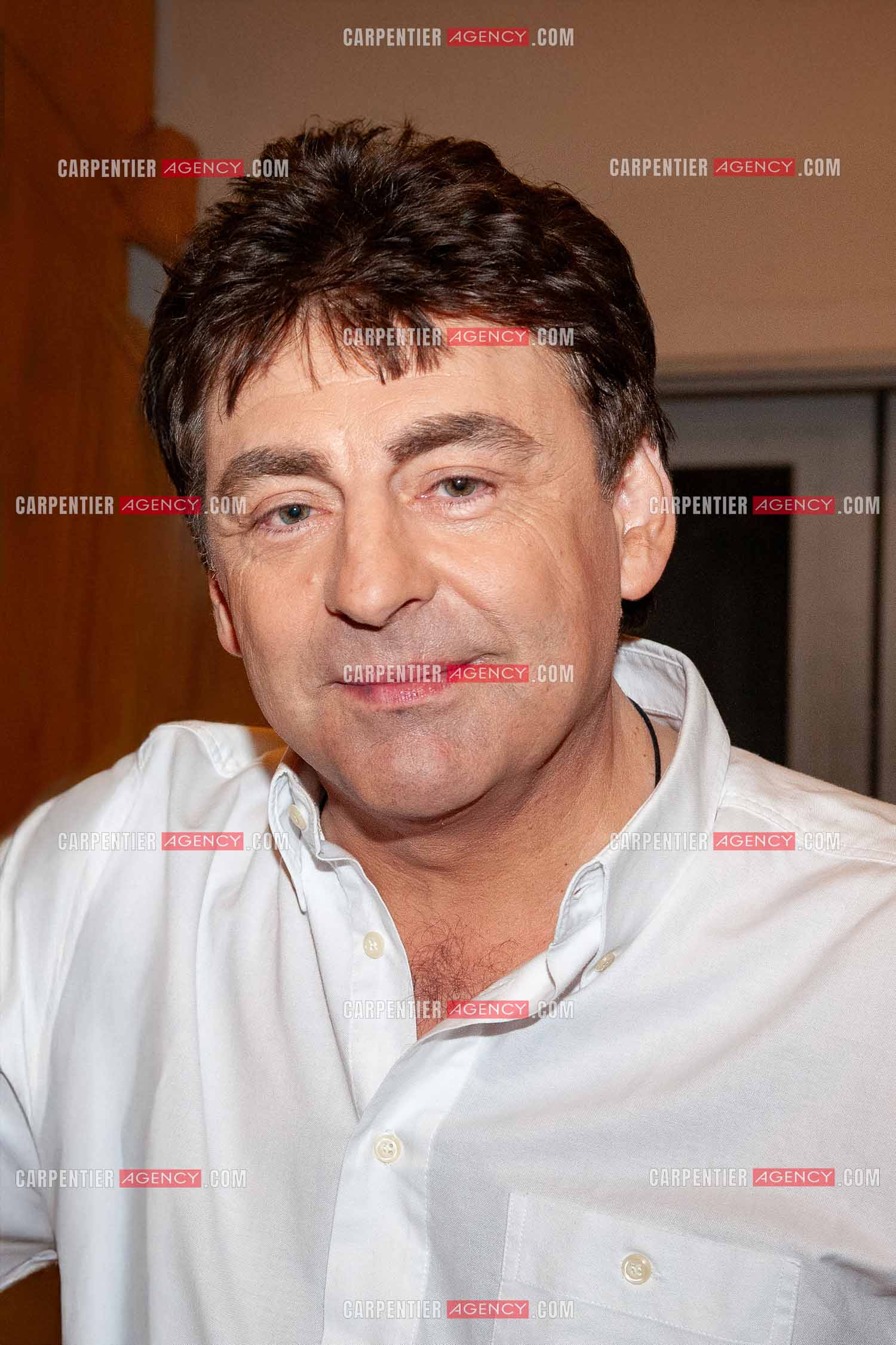Émission spéciale en Belgique réunissant les Italianos Belges. Le chanteur Claude Barzotti.  ( Exclusif )