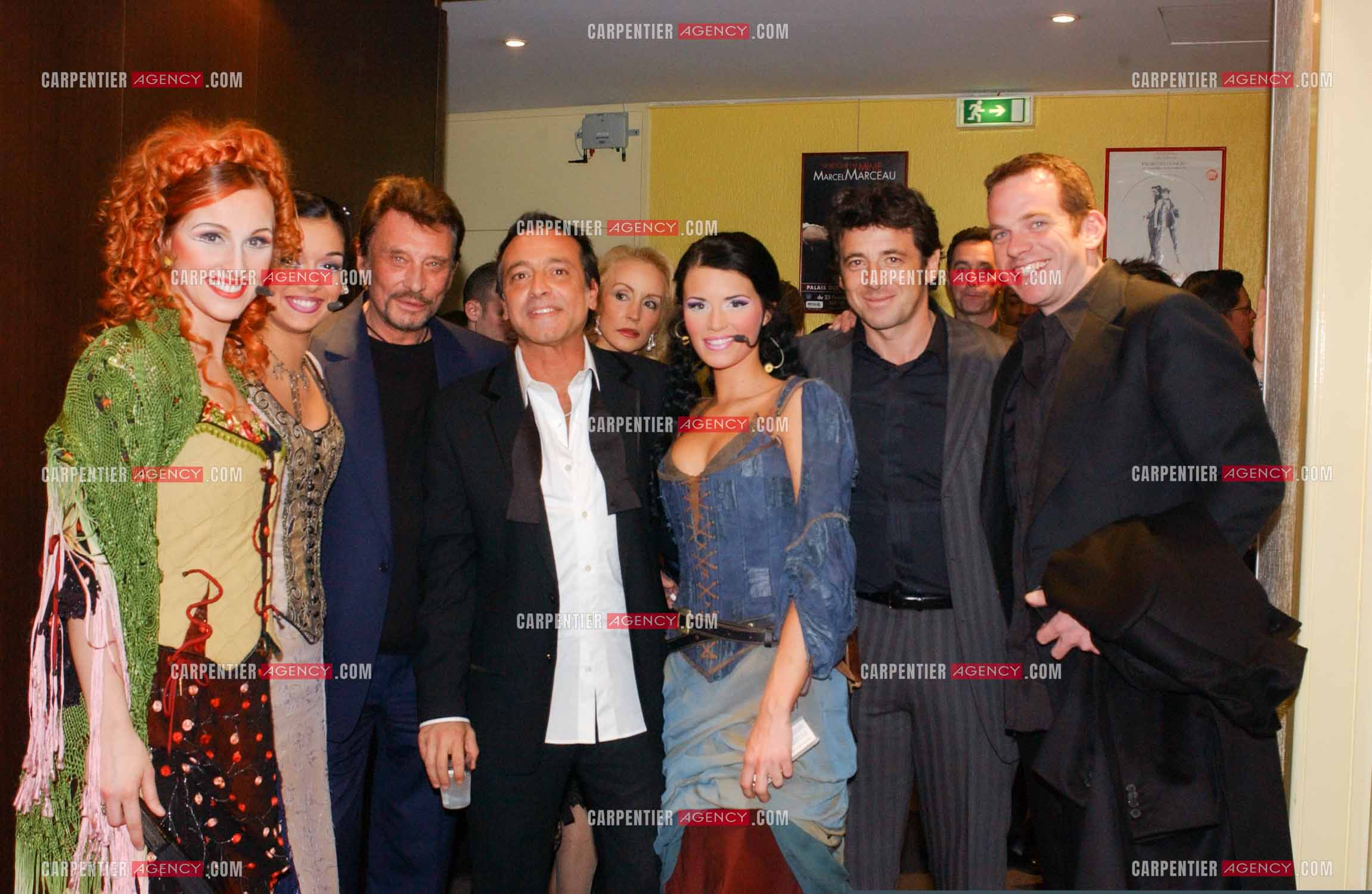 Générale de la comédie musicale “ DON JUAN “ au Palais des Congrès de Paris le 02 Mars 2005. Johnny Hallyday, Félix Gray, Patrick Bruel et Garou entourés des artistes de la comédie musicale.     ( Exclusif )