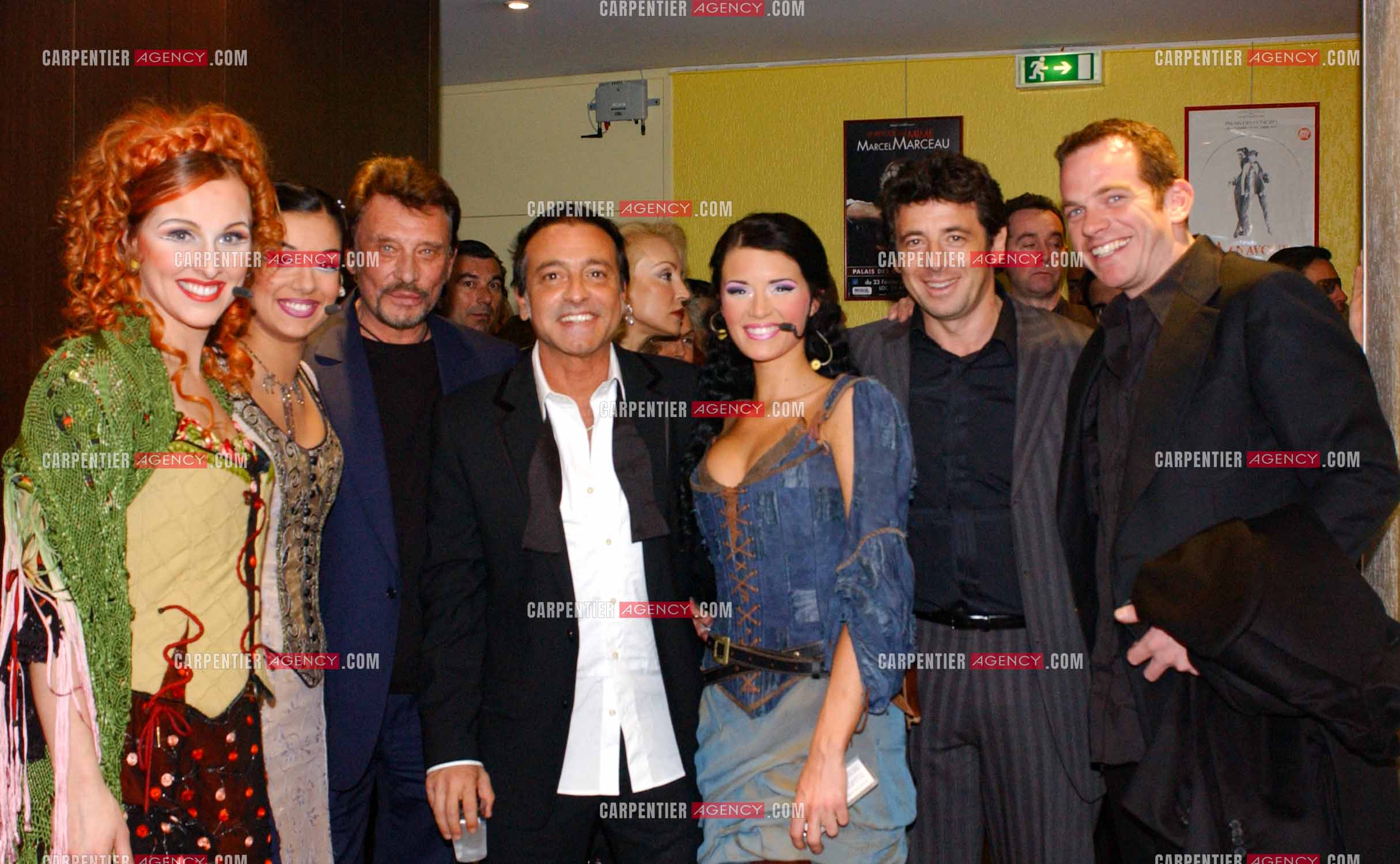 Générale de la comédie musicale “ DON JUAN “ au Palais des Congrès de Paris le 02 Mars 2005. Johnny Hallyday, Félix Gray, Patrick Bruel et Garou entourés des artistes de la comédie musicale.     ( Exclusif )
