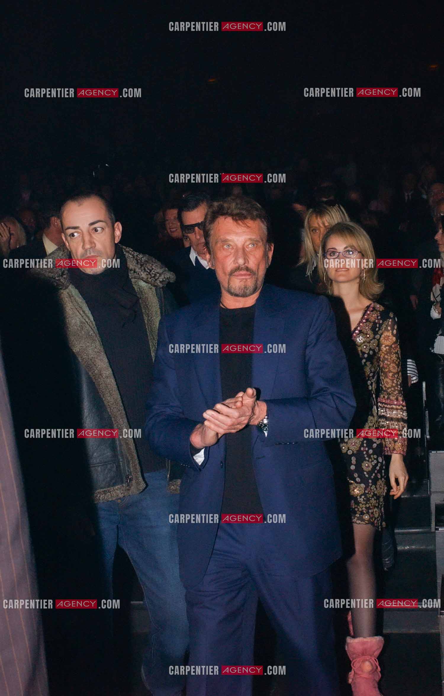 Générale de la comédie musicale “ DON JUAN “ au Palais des Congrès de Paris le 02 Mars 2005. Johnny Hallyday et son garde du corps Patrick Roussel.   ( Exclusif )